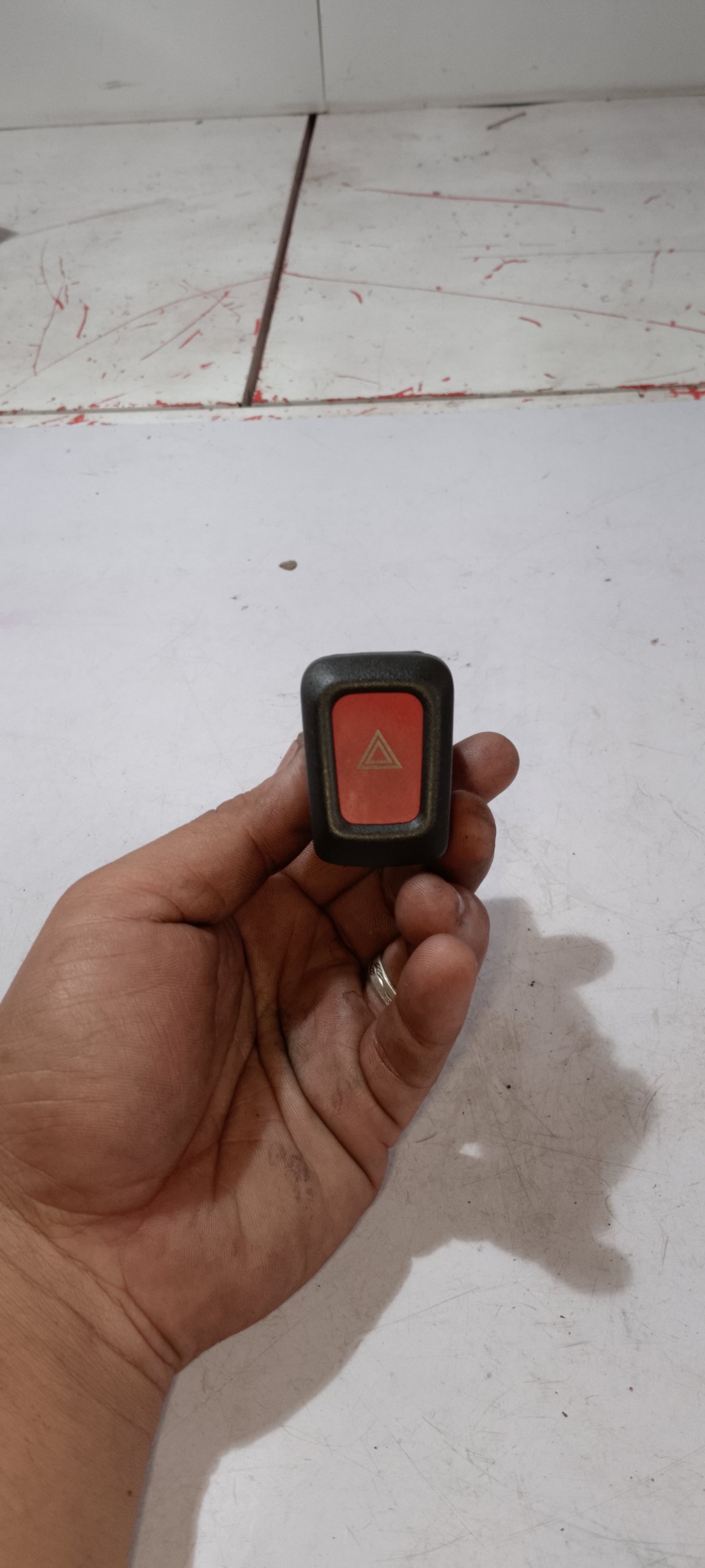 Hazzard Switch | Nissan Sentra
