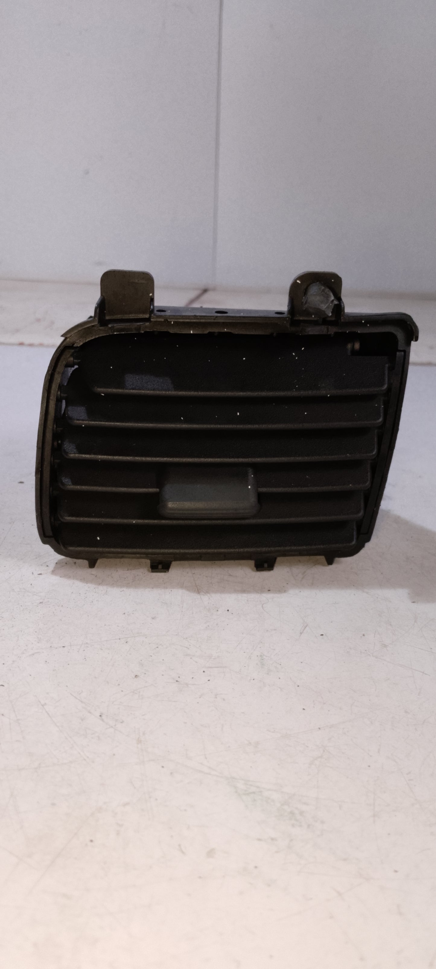 AC Vent | Passenger Side | Nissan Sentra