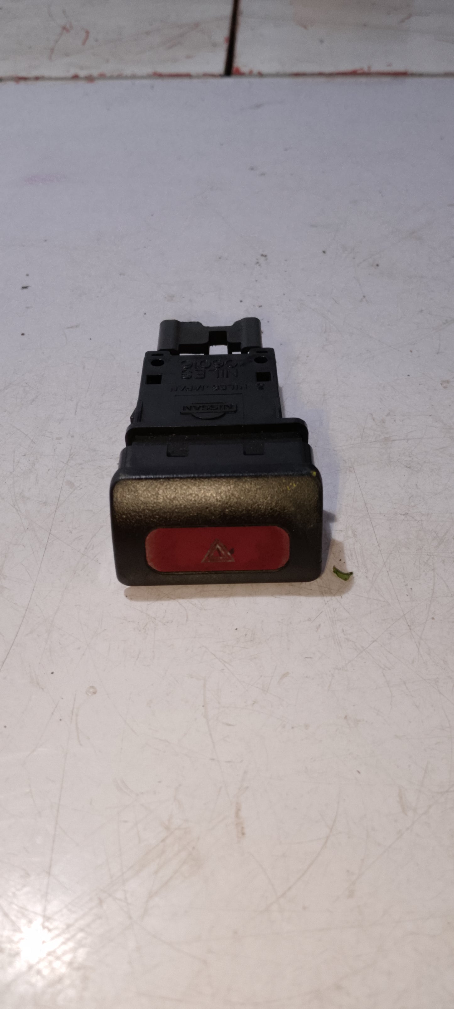 Hazzard Switch | Nissan Exsalta