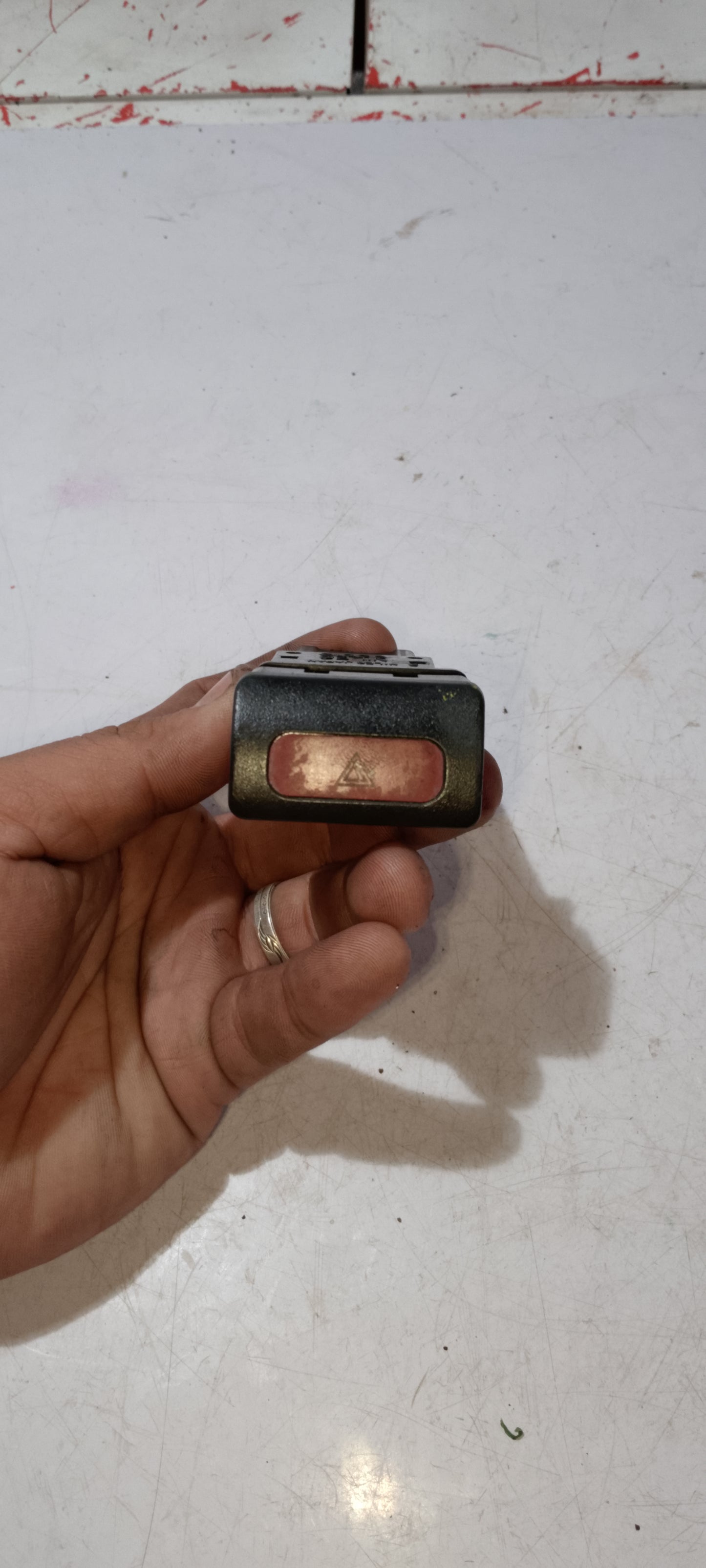 Hazzard Switch | Nissan Exsalta