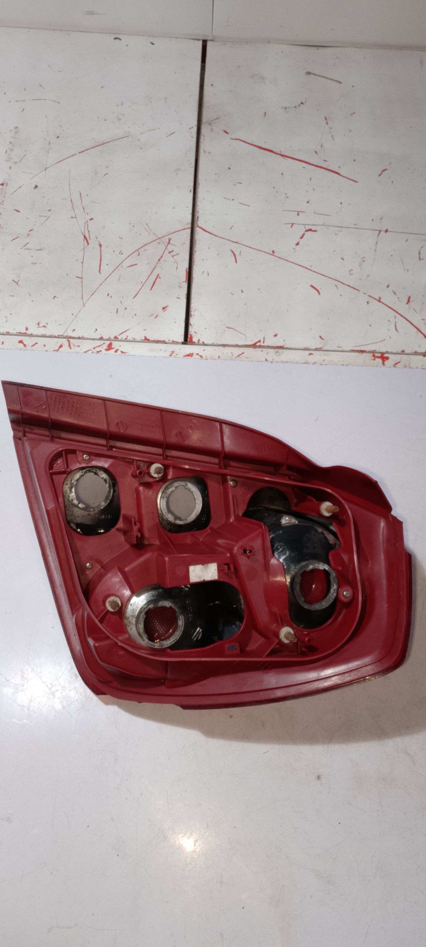 Tail Light With Issue | Driver Side | Chevrolet Optra