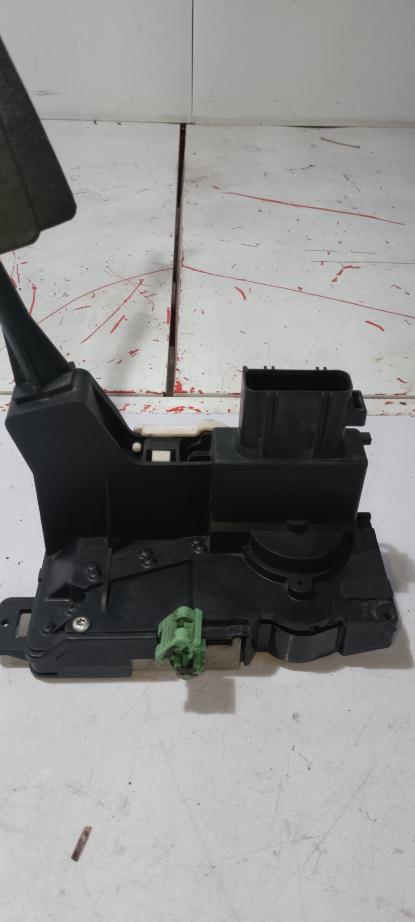 Door Lock Actuator | Front Passenger Side | Ford Escape 2.3 2009