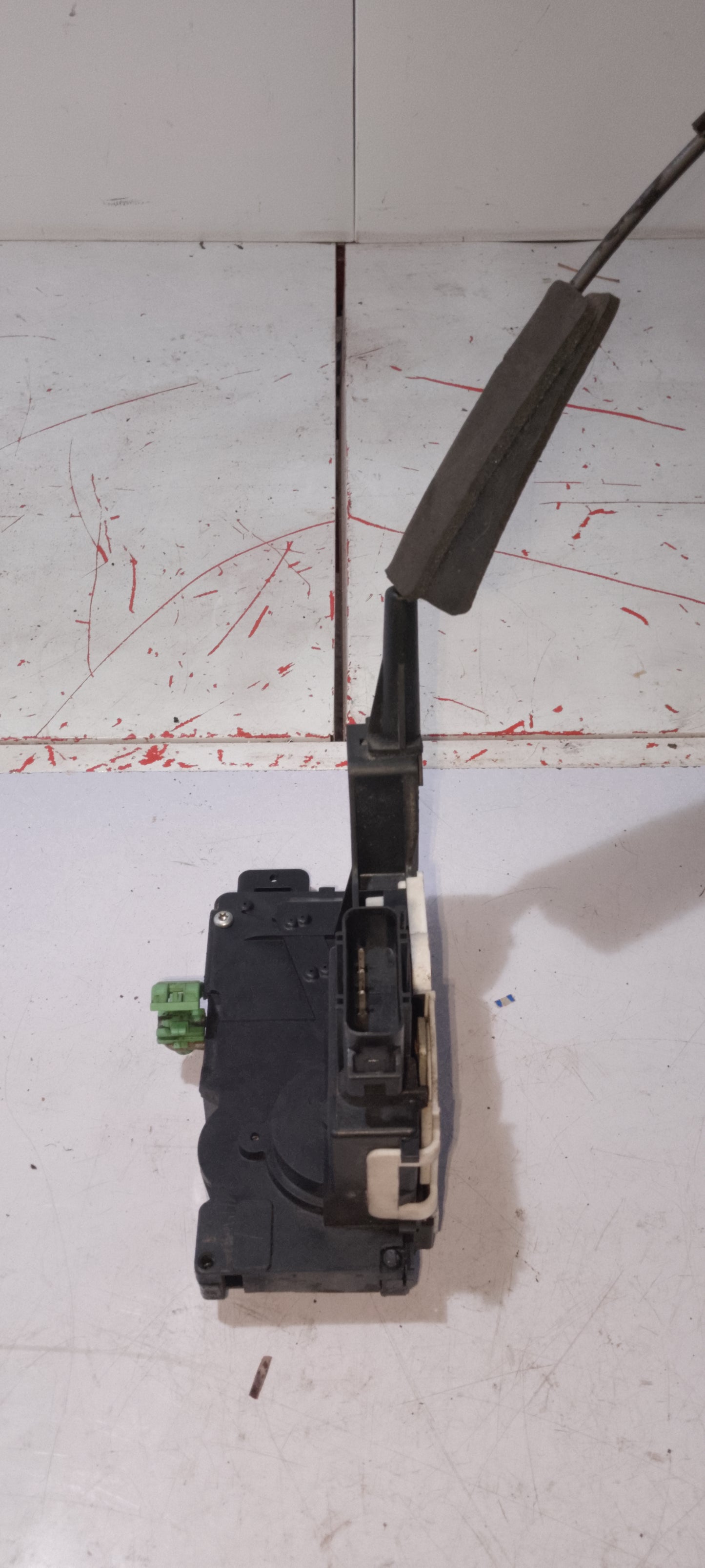 Door Lock Actuator | Front Passenger Side | Ford Escape 2.3 2009