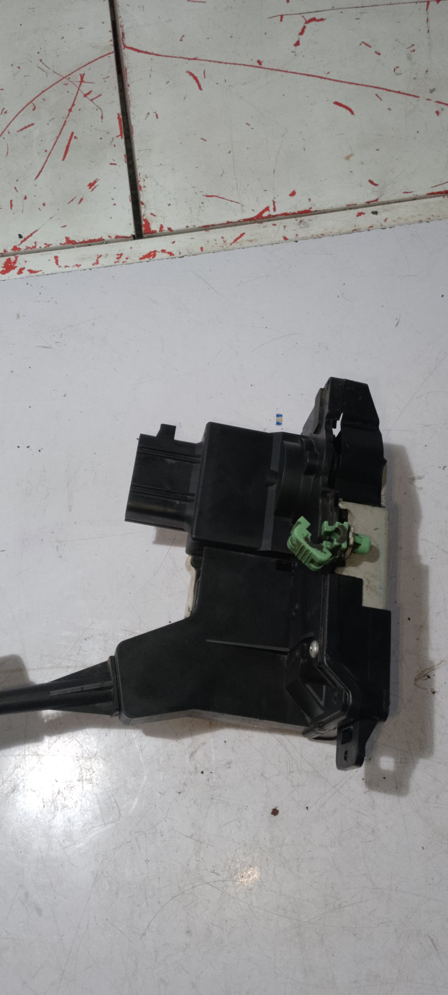 Door Lock Actuator | Front Passenger Side | Ford Escape 2.3 2009
