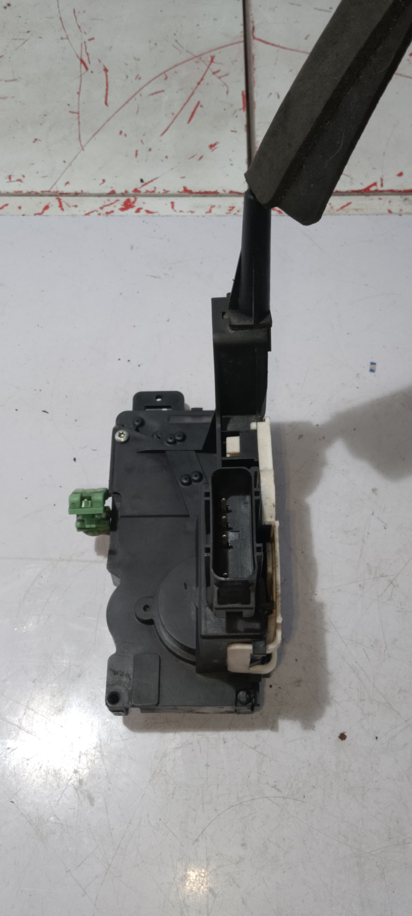 Door Lock Actuator | Front Passenger Side | Ford Escape 2.3 2009