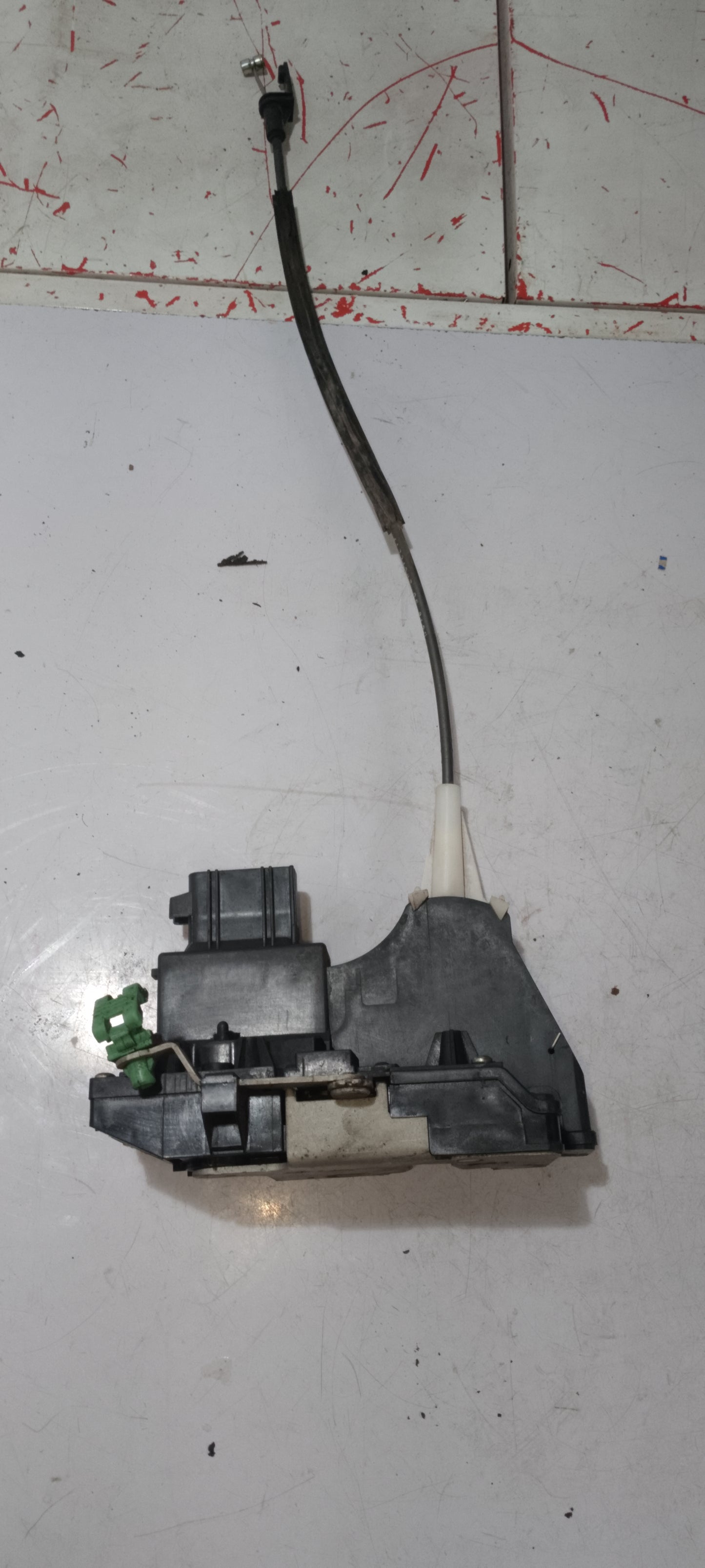 Door Lock Actuator | Rear Driver Side | Ford Escape 2.3 2009