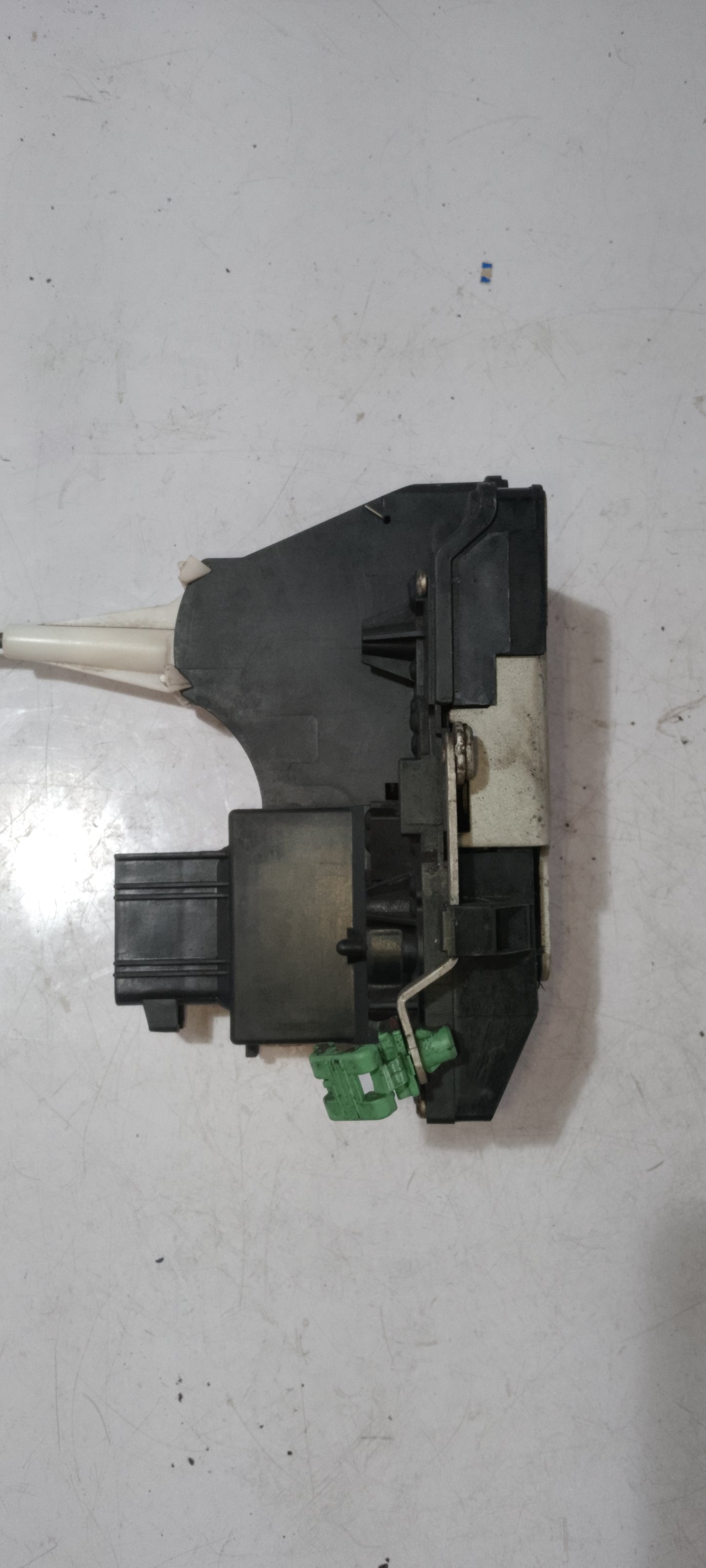 Door Lock Actuator | Rear Driver Side | Ford Escape 2.3 2009