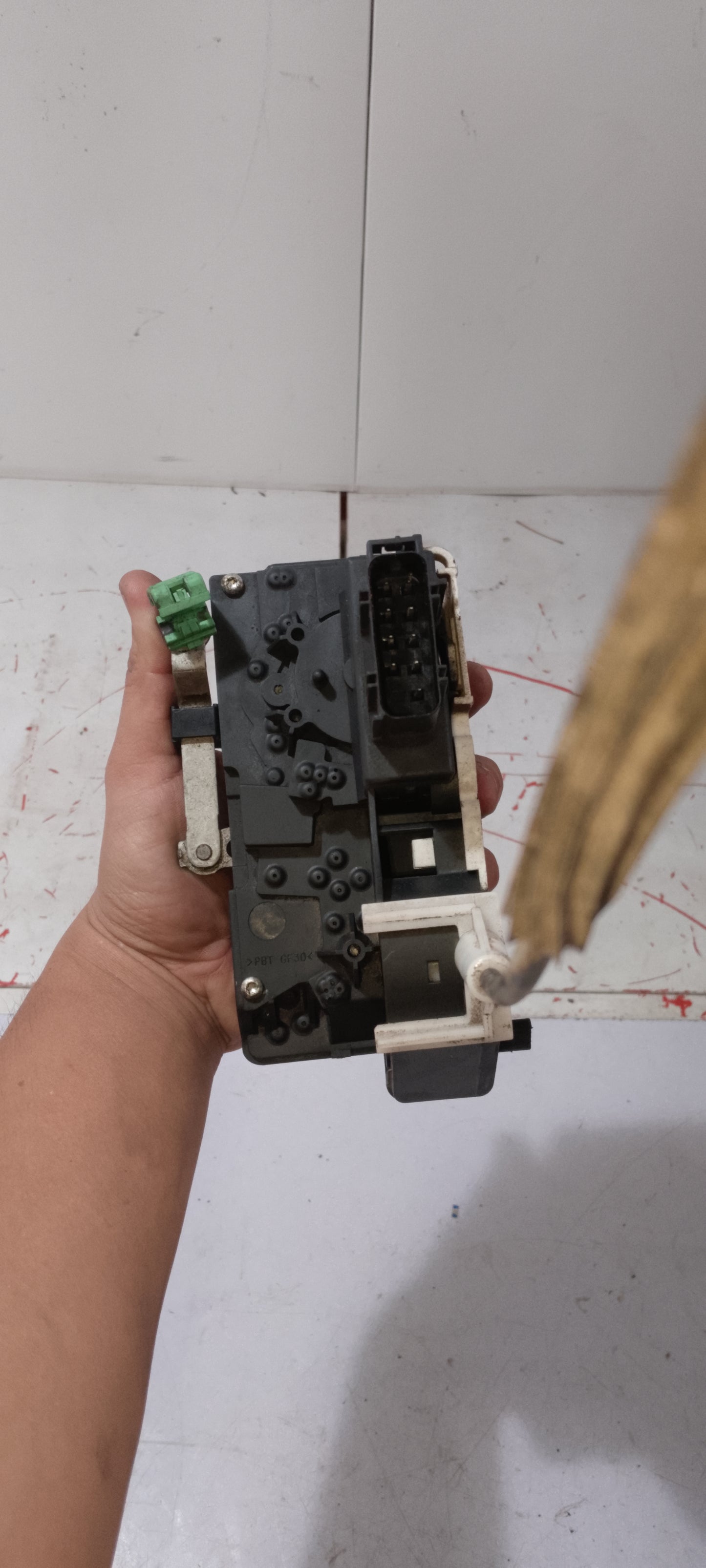 Door Lock Actuator | Rear Driver Side | Ford Escape 2.3 2009