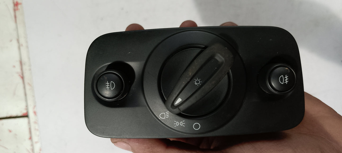 Headlight Switch | Ford Ecosport