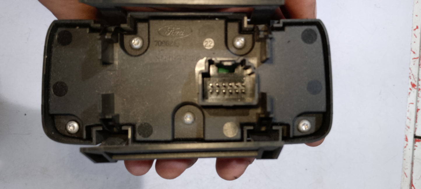 Headlight Switch | Ford Ecosport