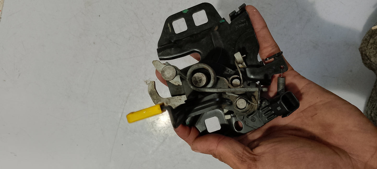 Hood accuator Lock | Ford EcoSport