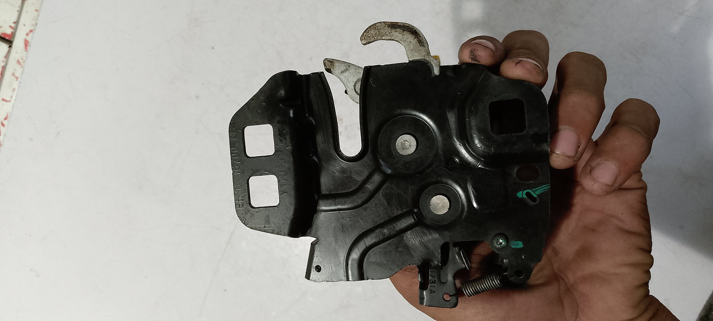 Hood accuator Lock | Ford EcoSport
