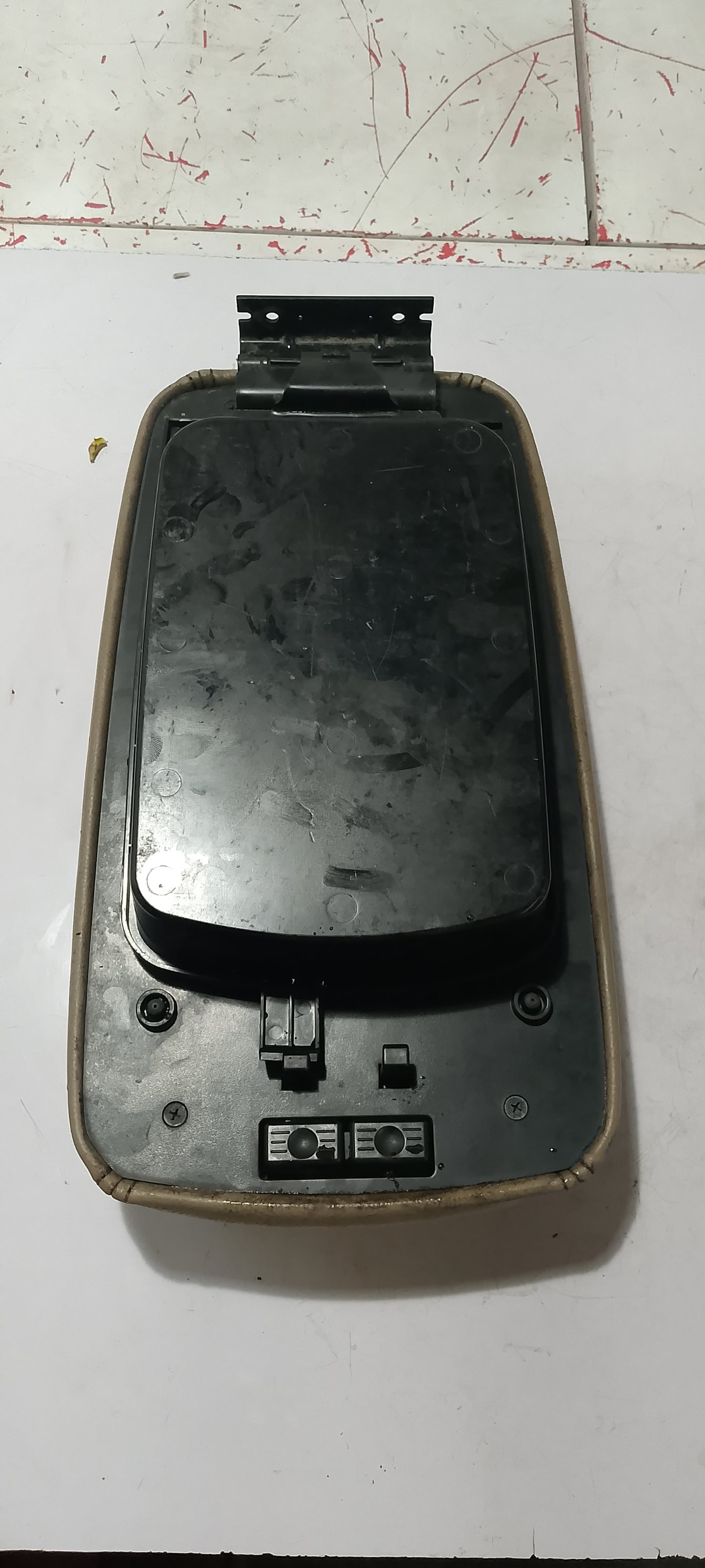Arm Rest | Ford Escape 2.3