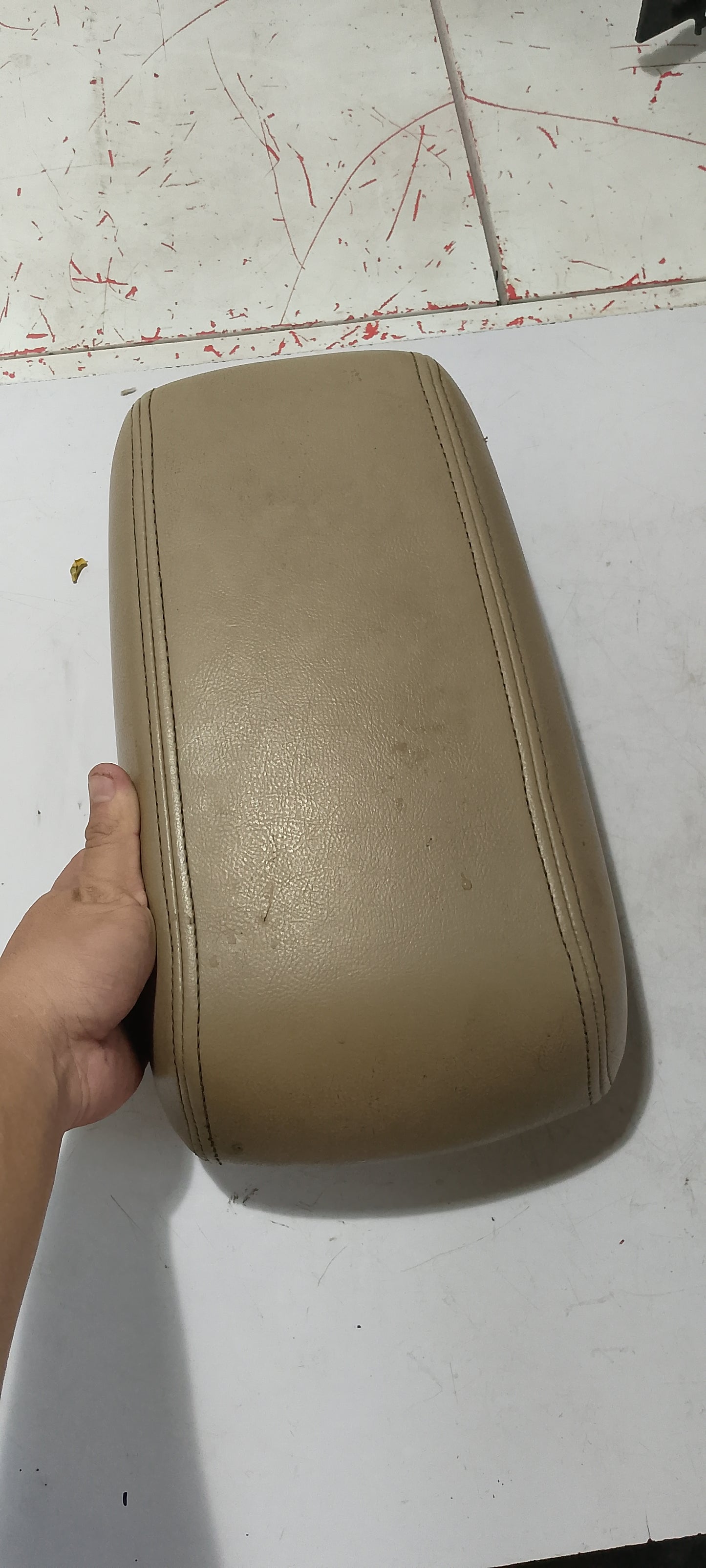 Arm Rest | Ford Escape 2.3