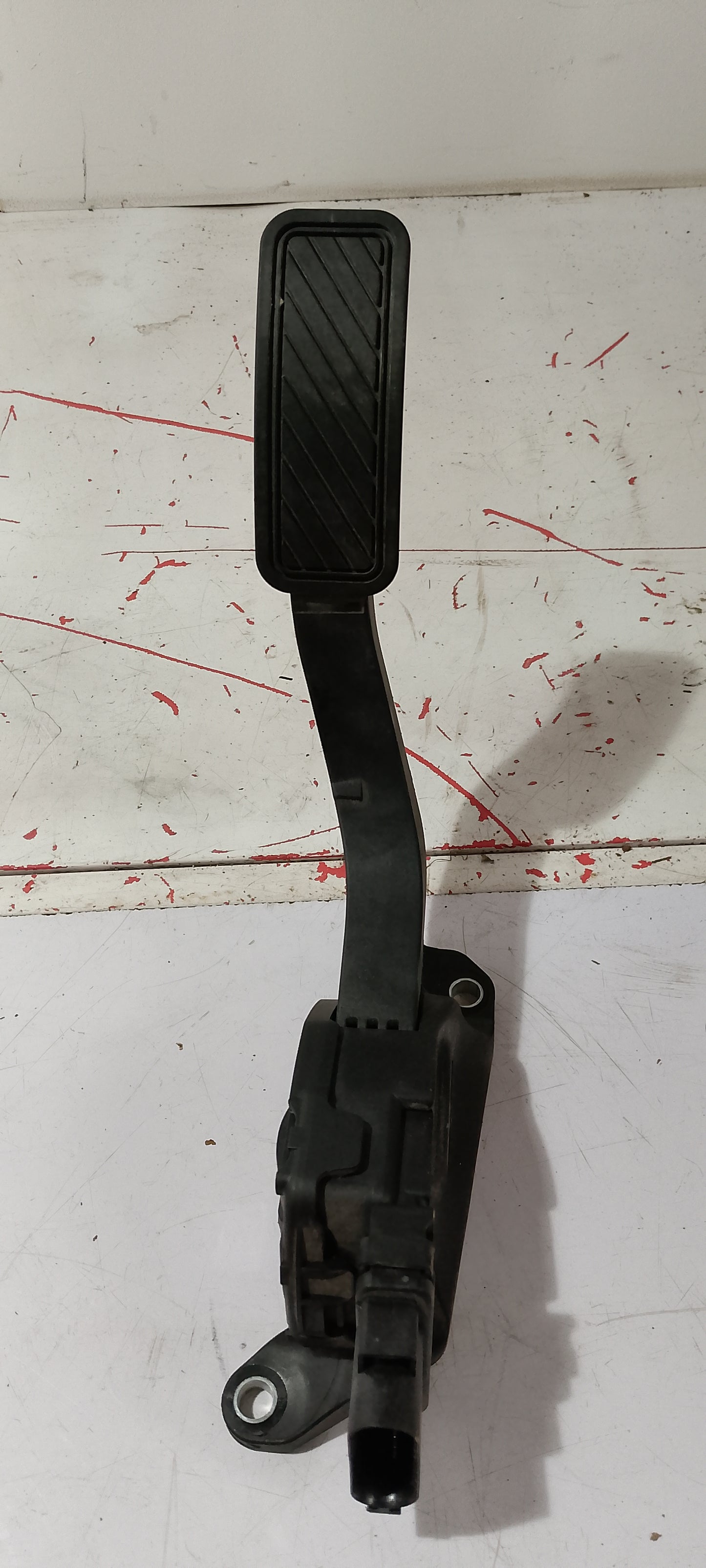 Accelerator pedal sensor | Ford Ecosport