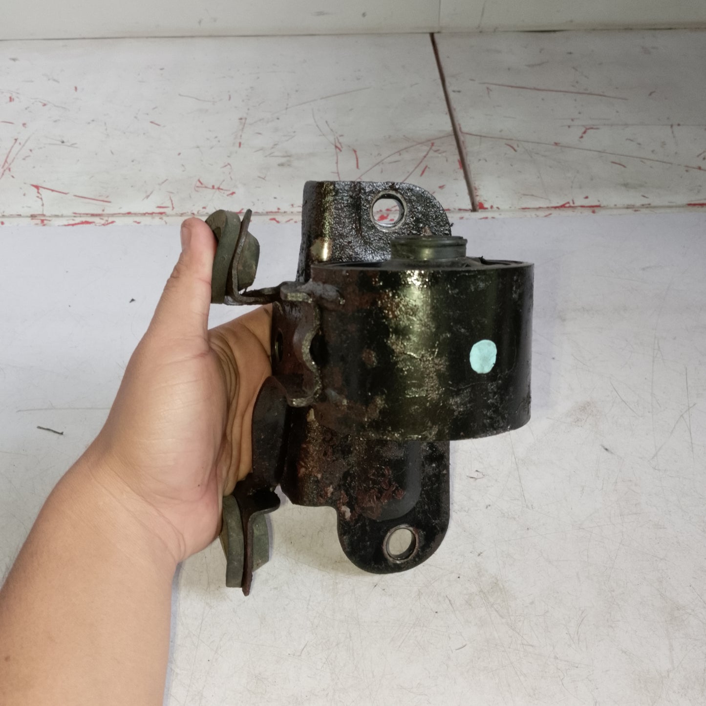 Engine Support | Ford Escape 2.3