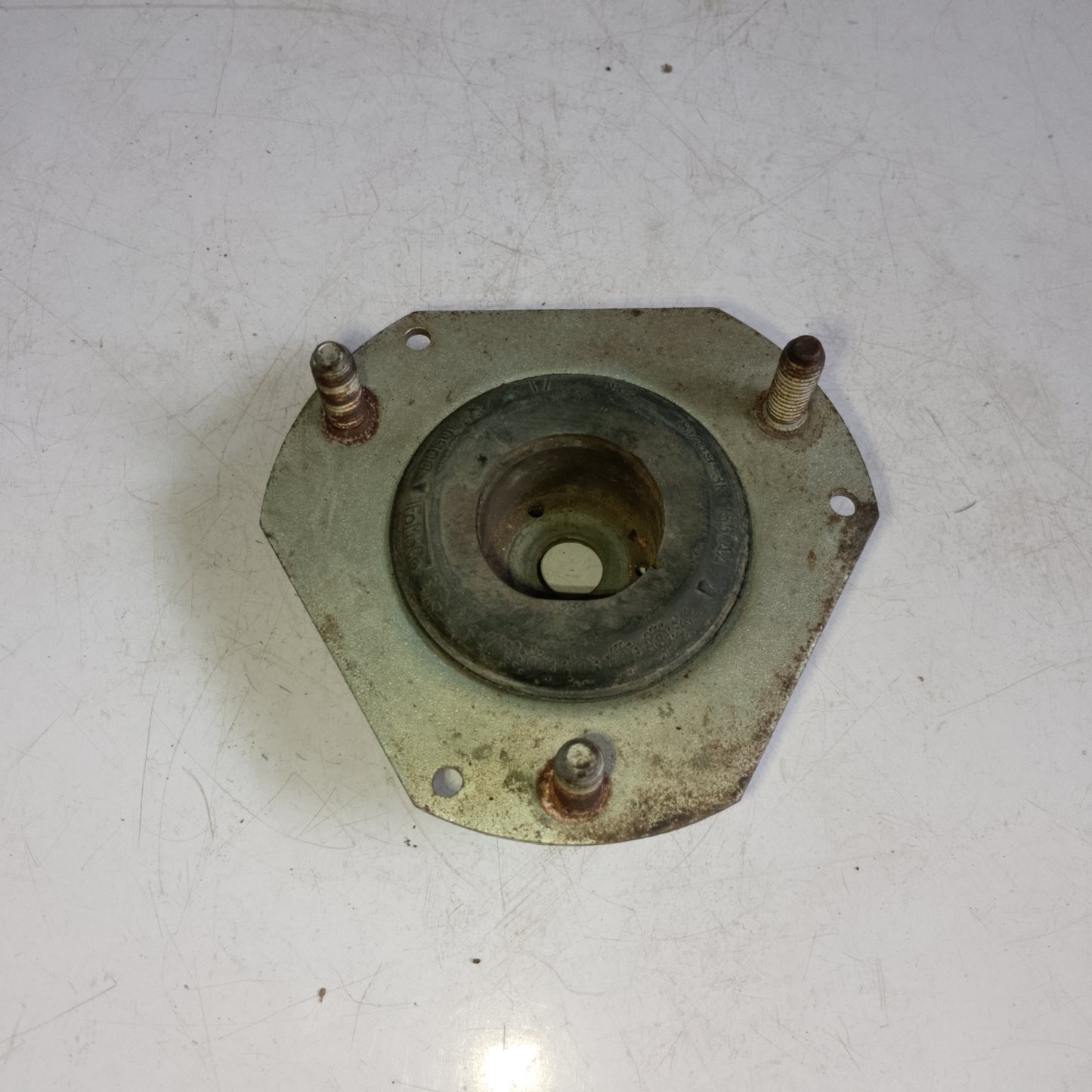 Shocks Mounting | Ford Escape 2.3