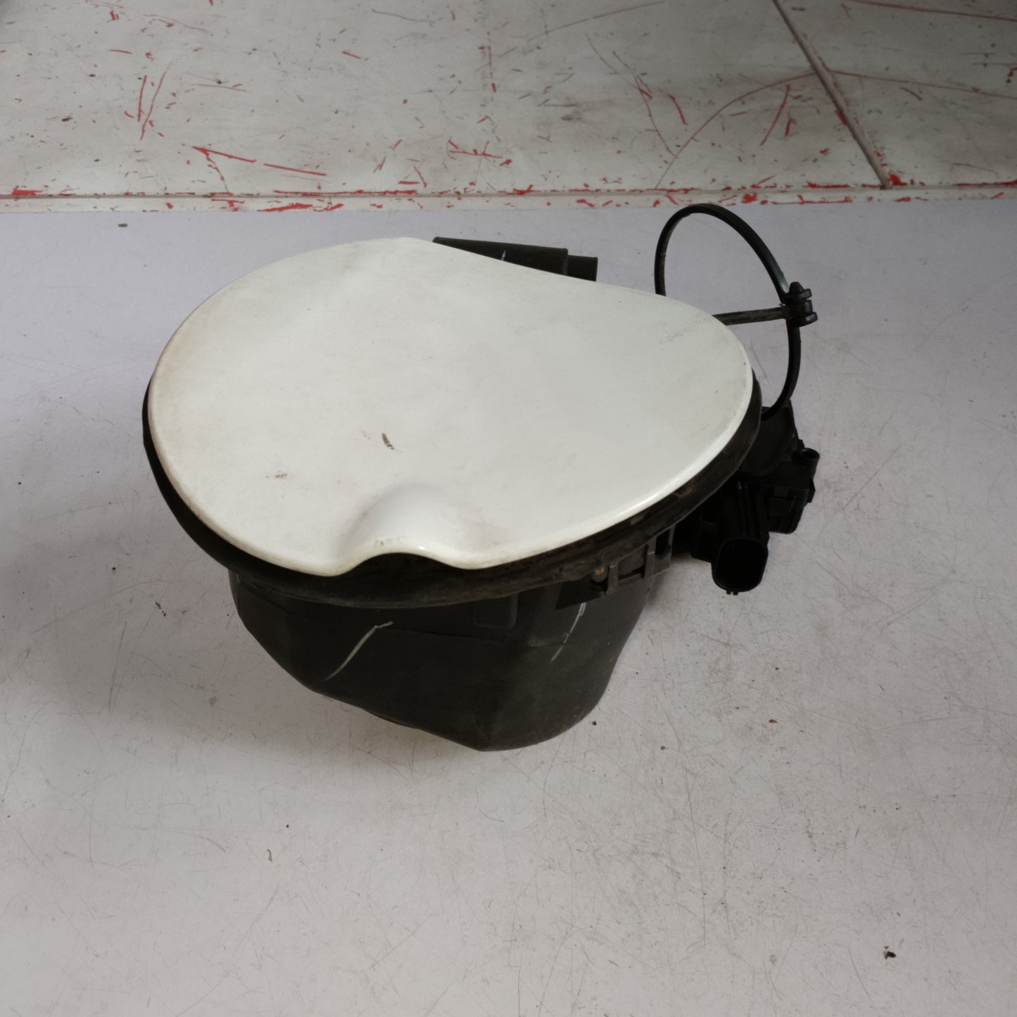 Outer Gas Tank Cover | Ford Escape 2.3