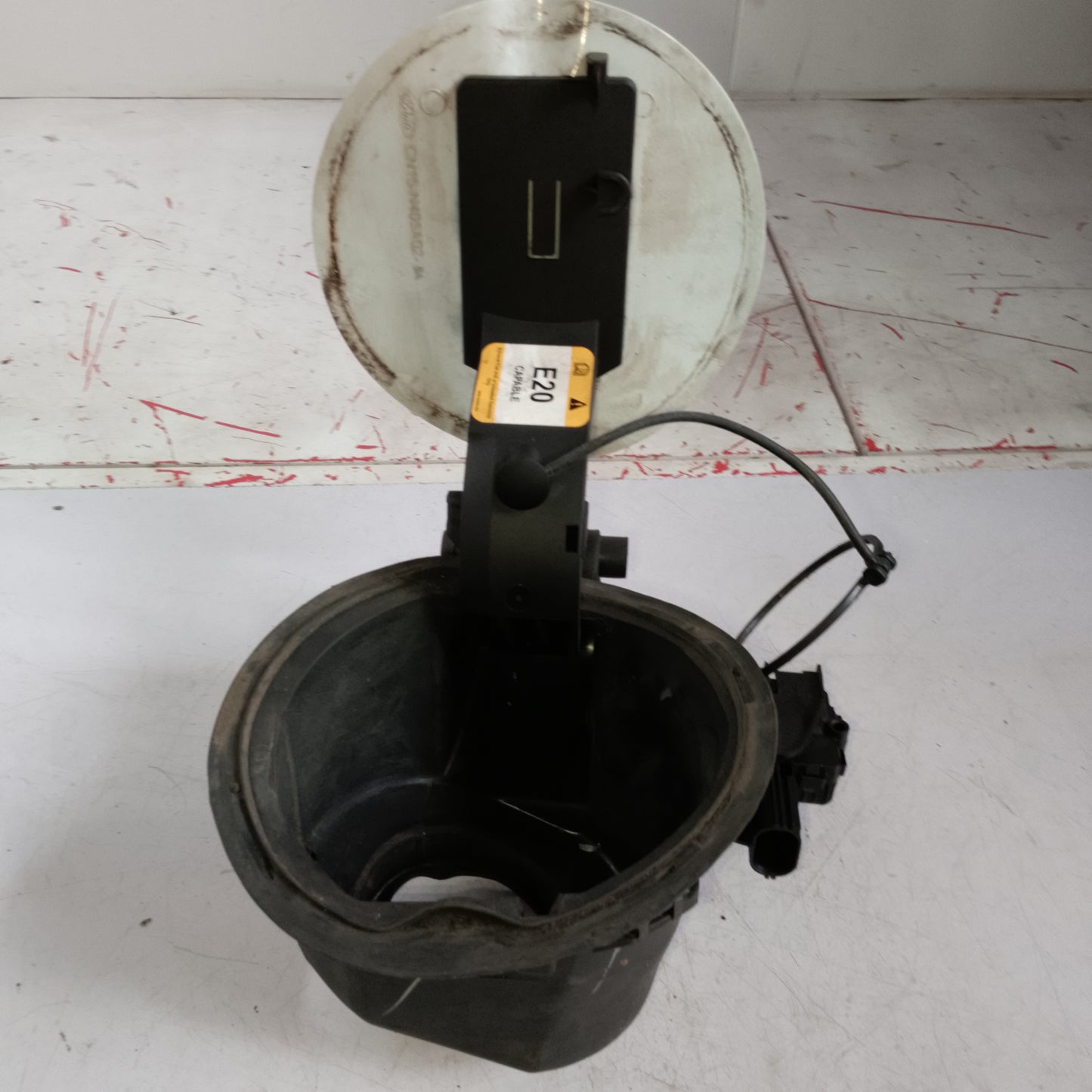Outer Gas Tank Cover | Ford Escape 2.3