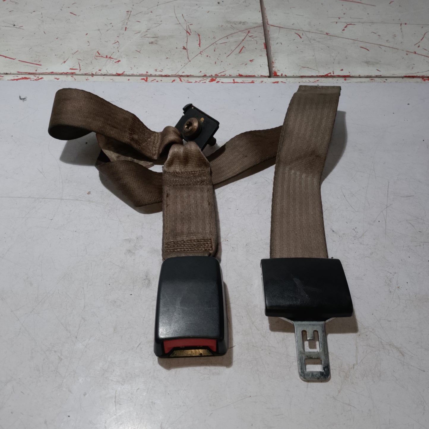 Seat Belt | Rear Passenger Side | Ford Escape 2.0