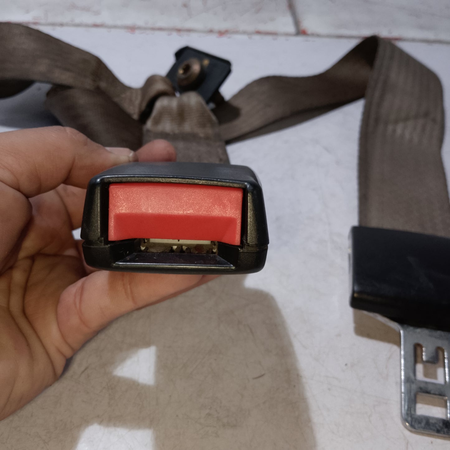 Seat Belt | Rear Passenger Side | Ford Escape 2.0