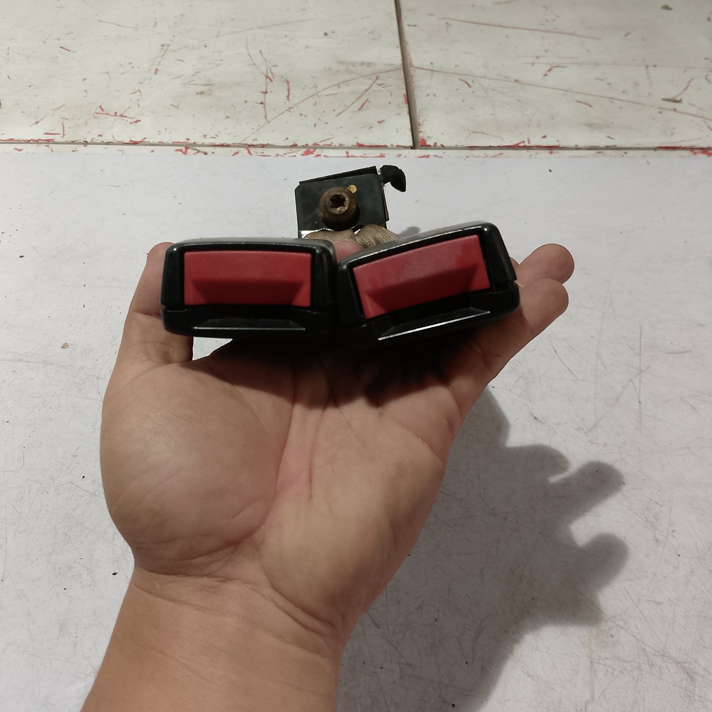 Seat Belt Catcher | Ford Escape 2.0