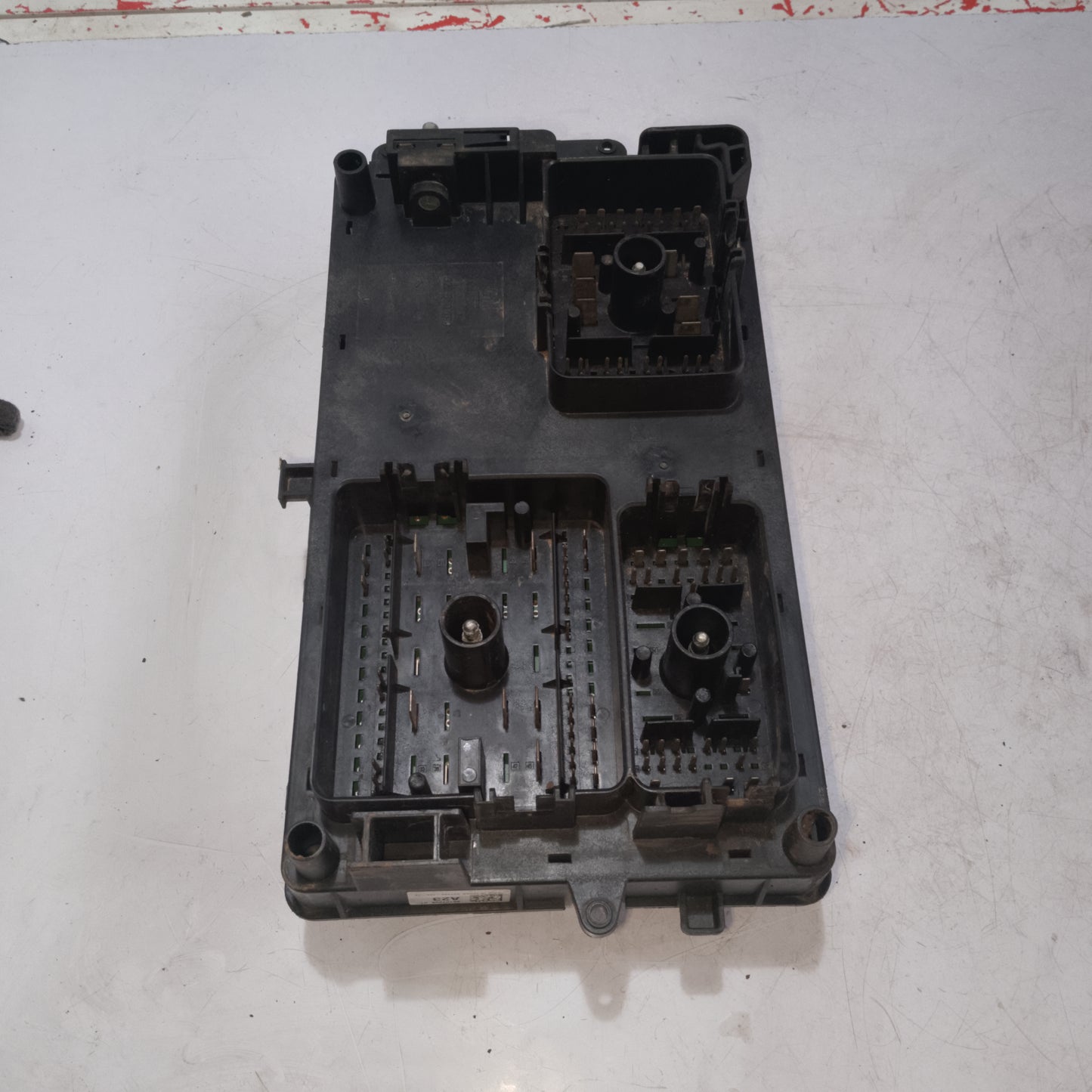 Fuse Box | Chevrolet Cruze White