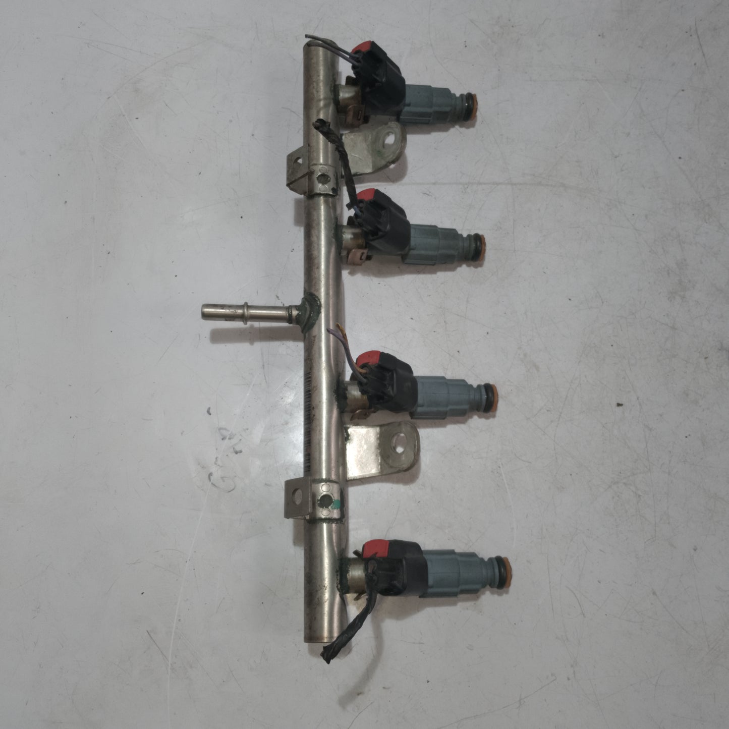 Fuel Rail Assembly | Chevrolet Sail