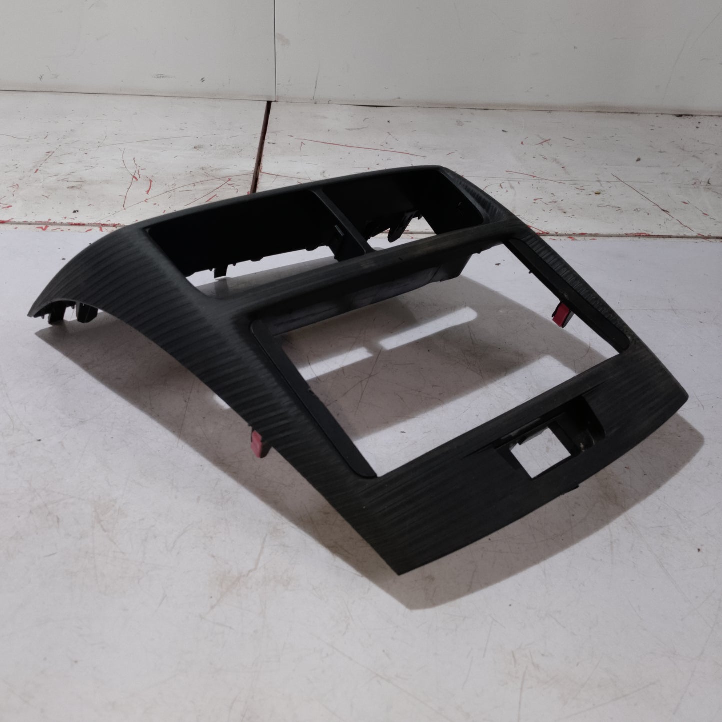 Center Frame | Toyota Avanza
