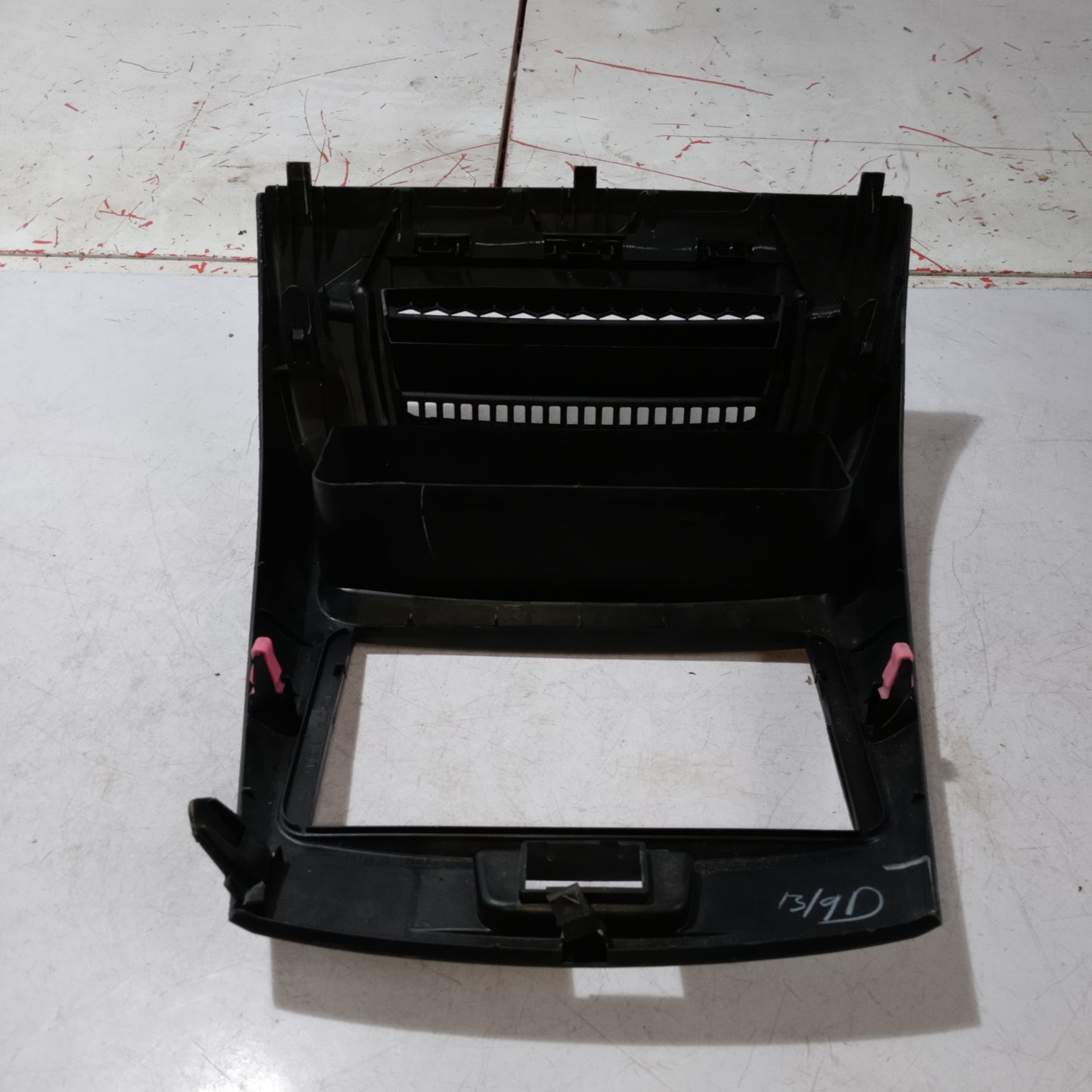Center Frame | Toyota Avanza