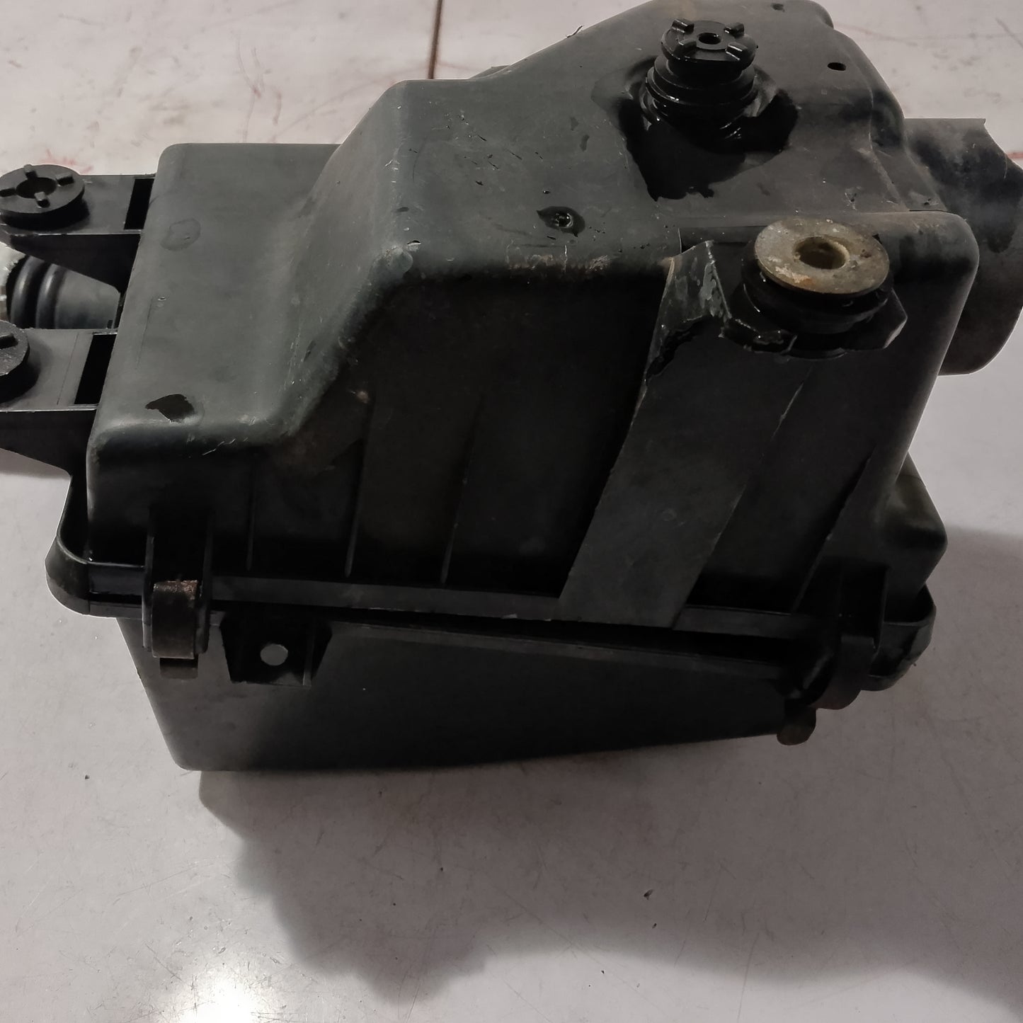 Air Box w Air box Hose | Ford Lynx