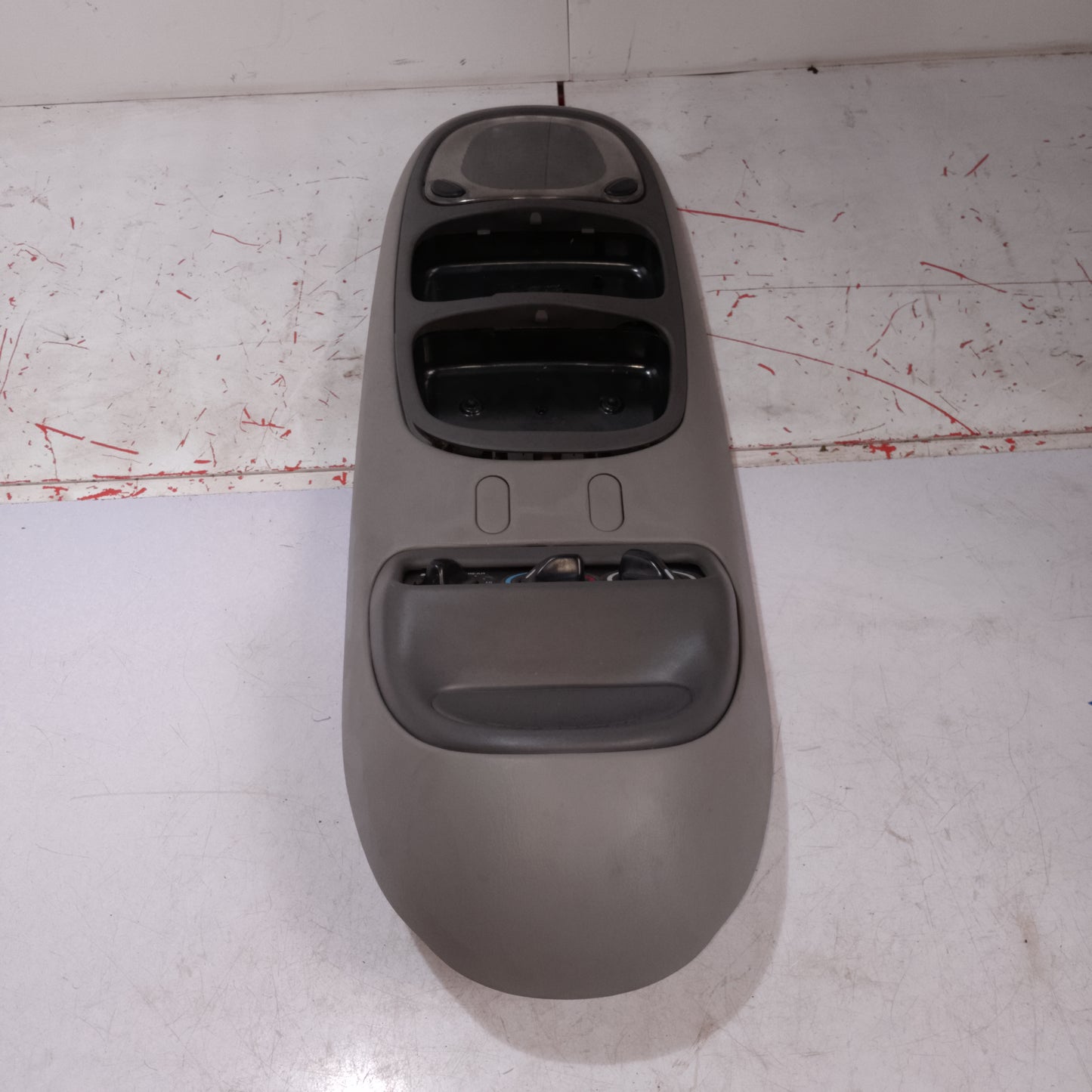 Center Console Assembly With Issue | Expedition