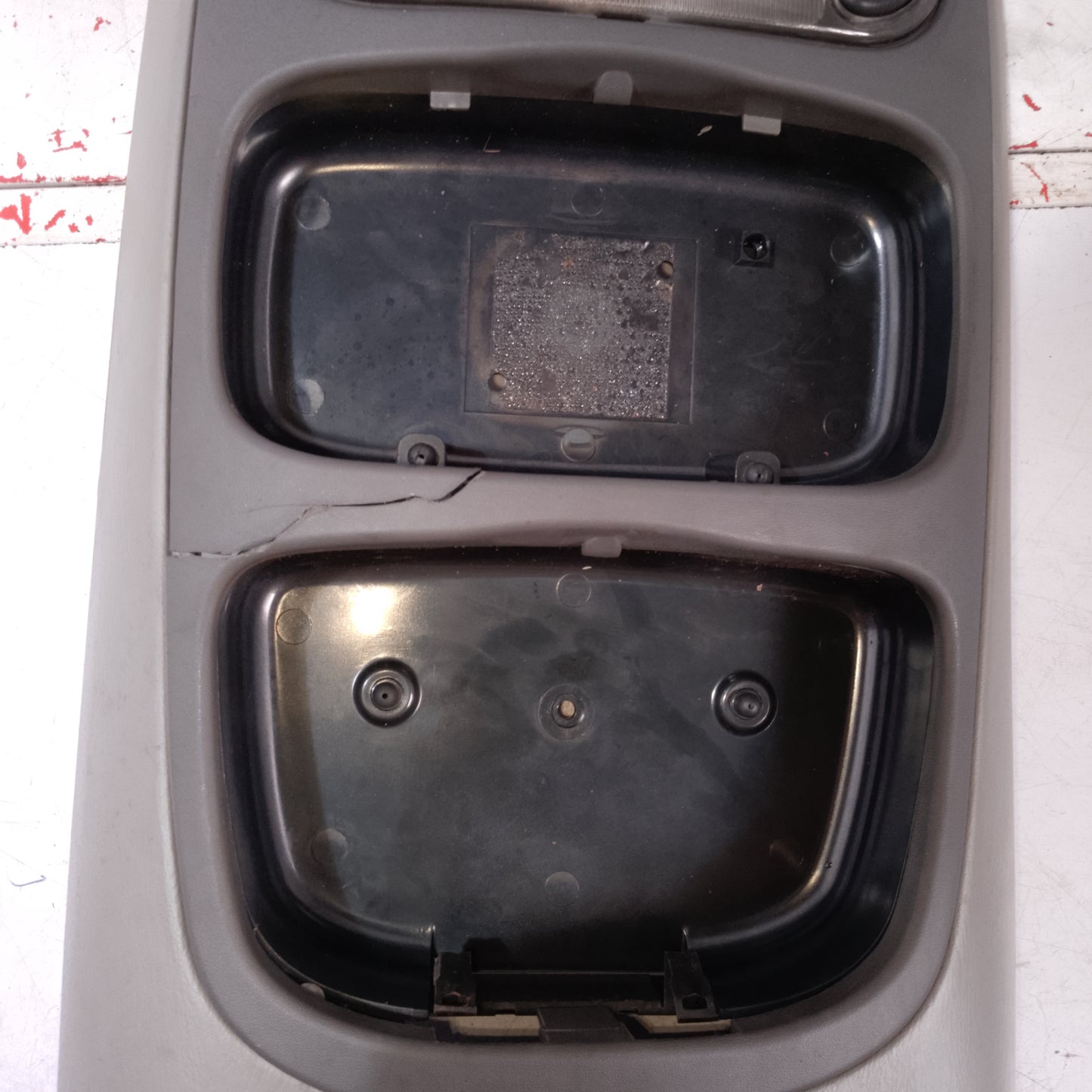 Center Console Assembly With Issue | Expedition