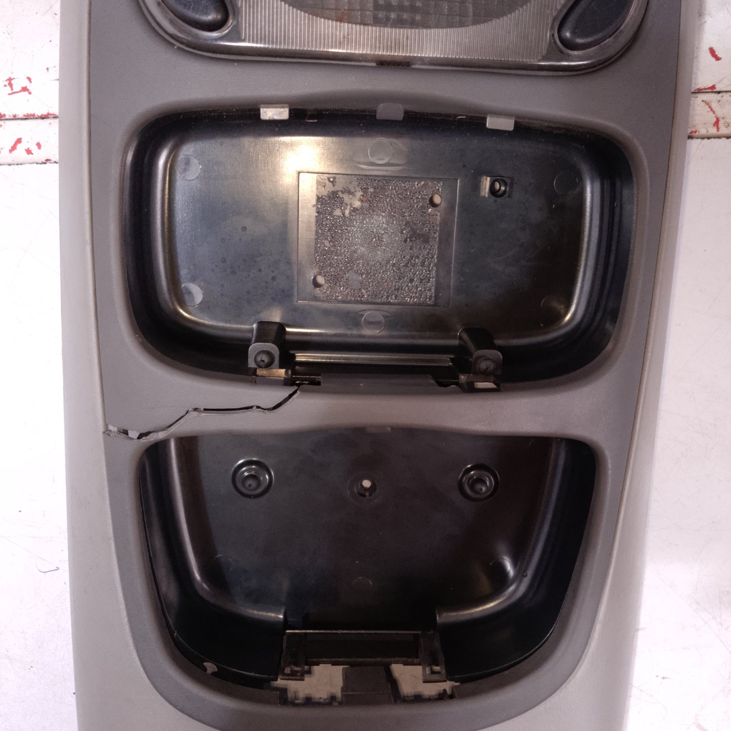 Center Console Assembly With Issue | Expedition