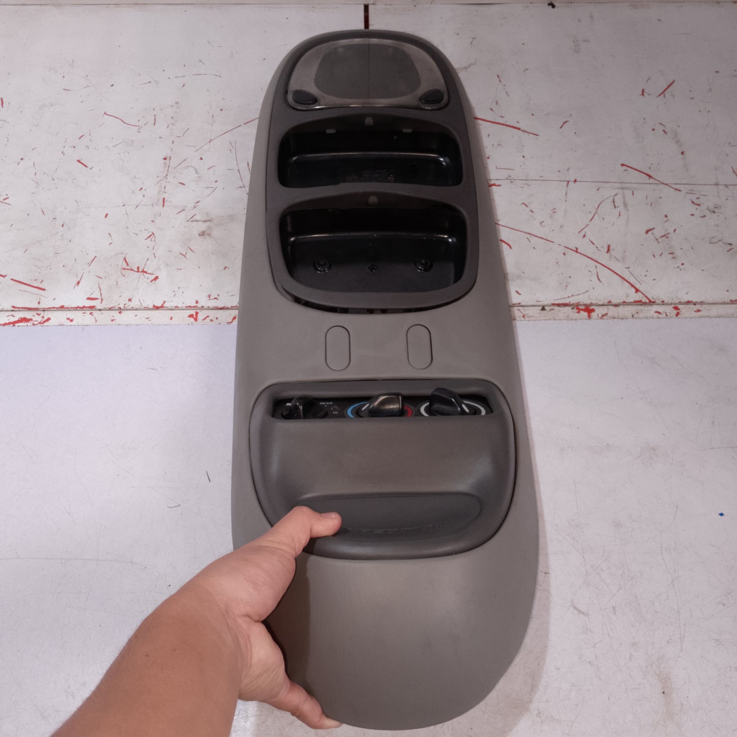 Center Console Assembly With Issue | Expedition