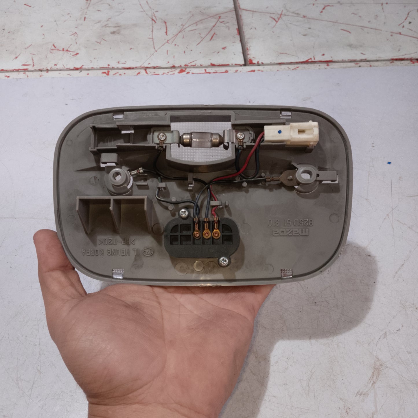 Dome Light | Mazda Tribute