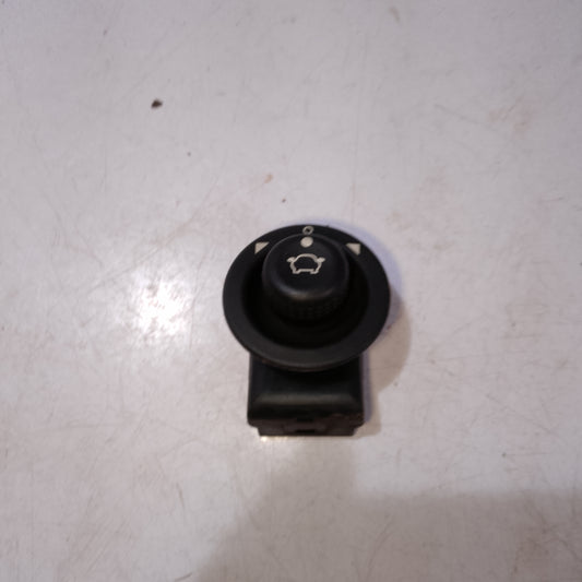 Side Mirror Switch | Ecosport