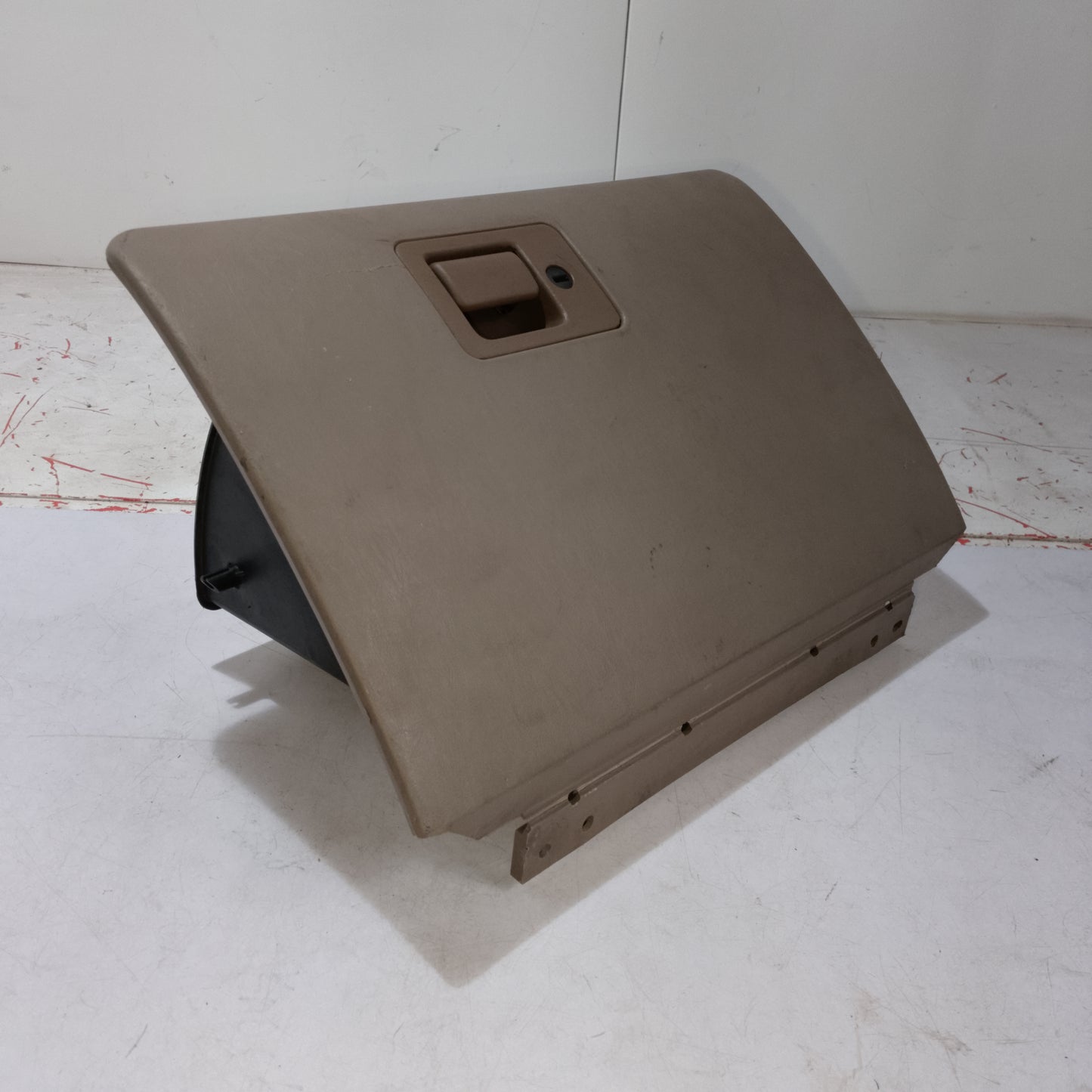 Glove Box | Escape 2.0