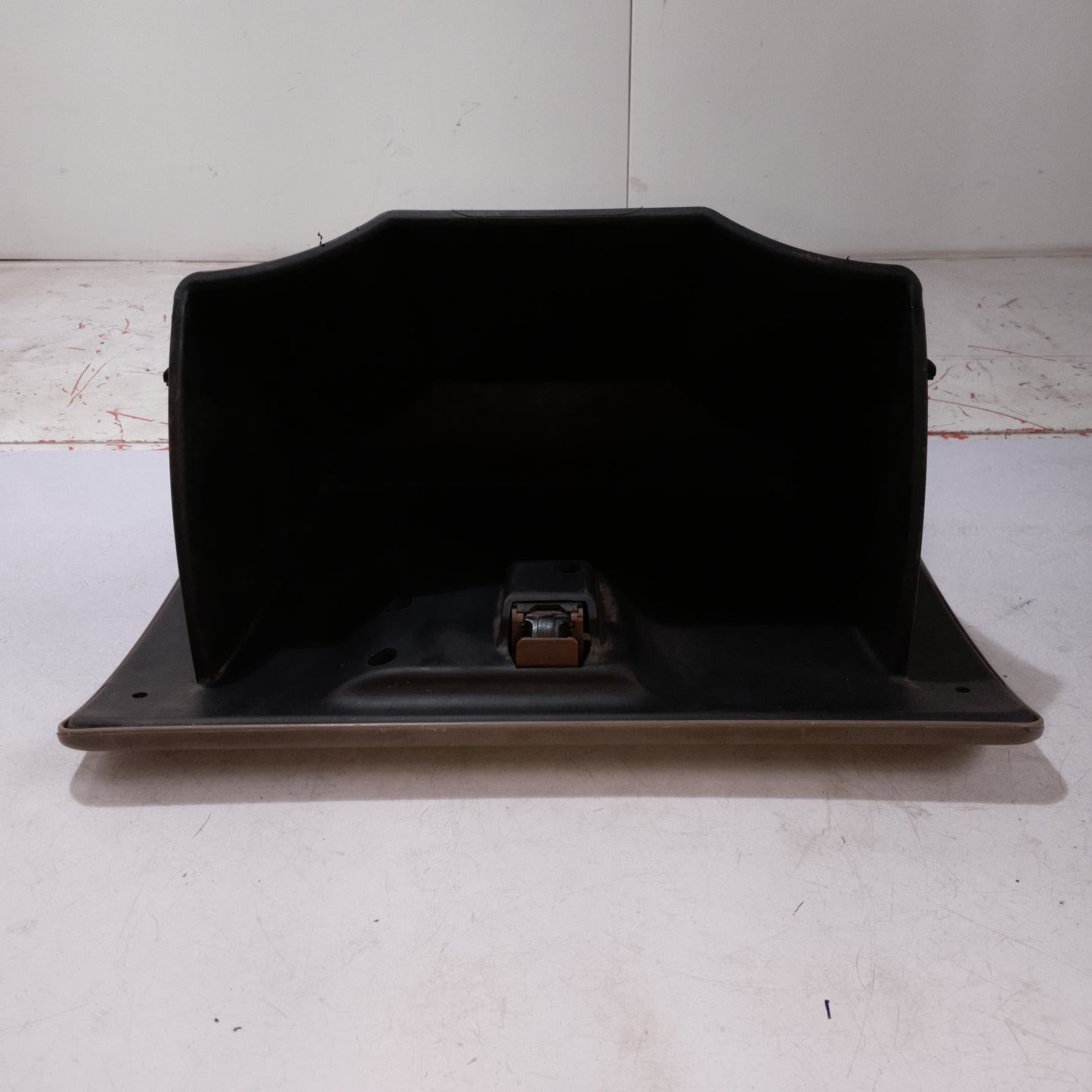 Glove Box | Escape 2.0