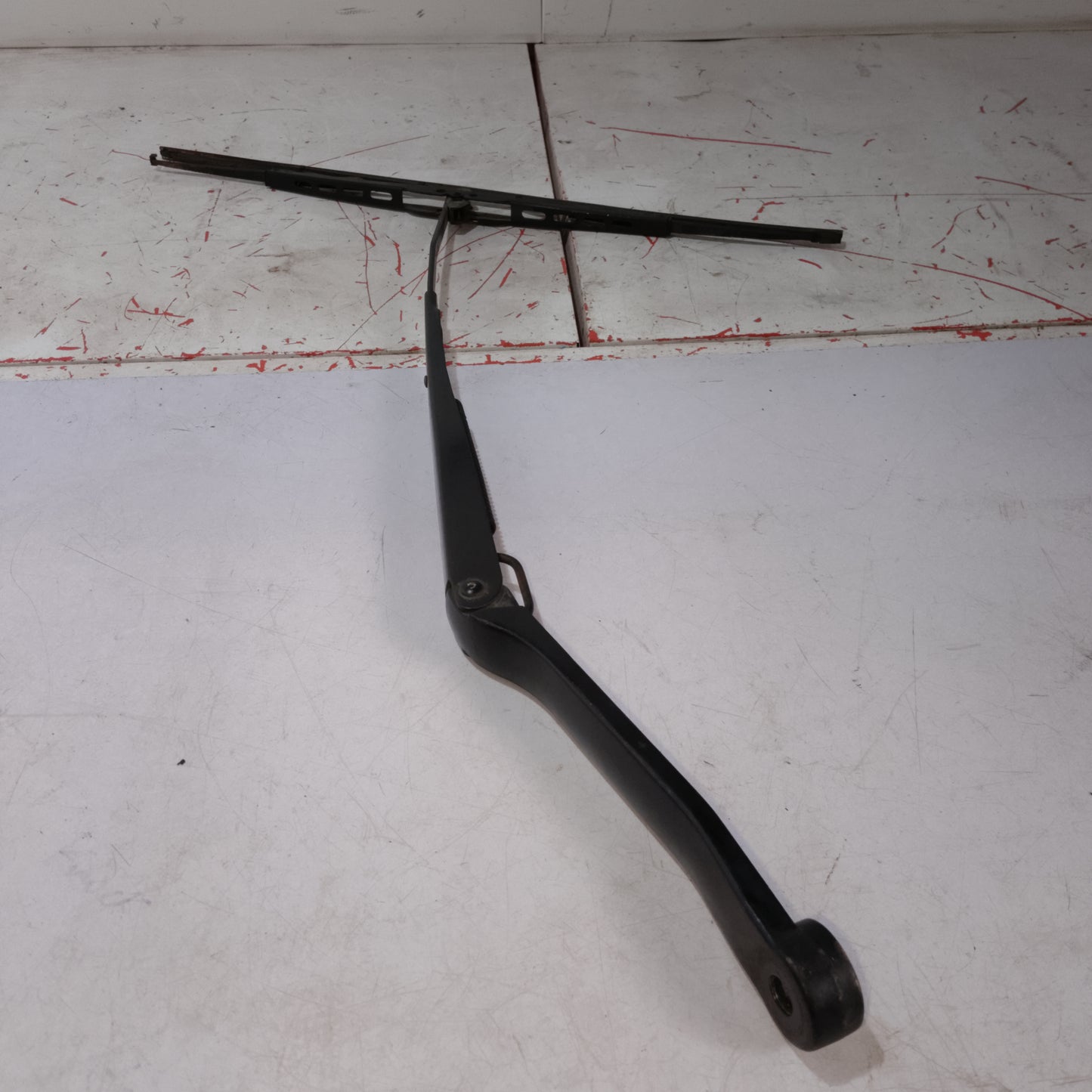 Wiper Arm | Driver Side | Escape 2.0
