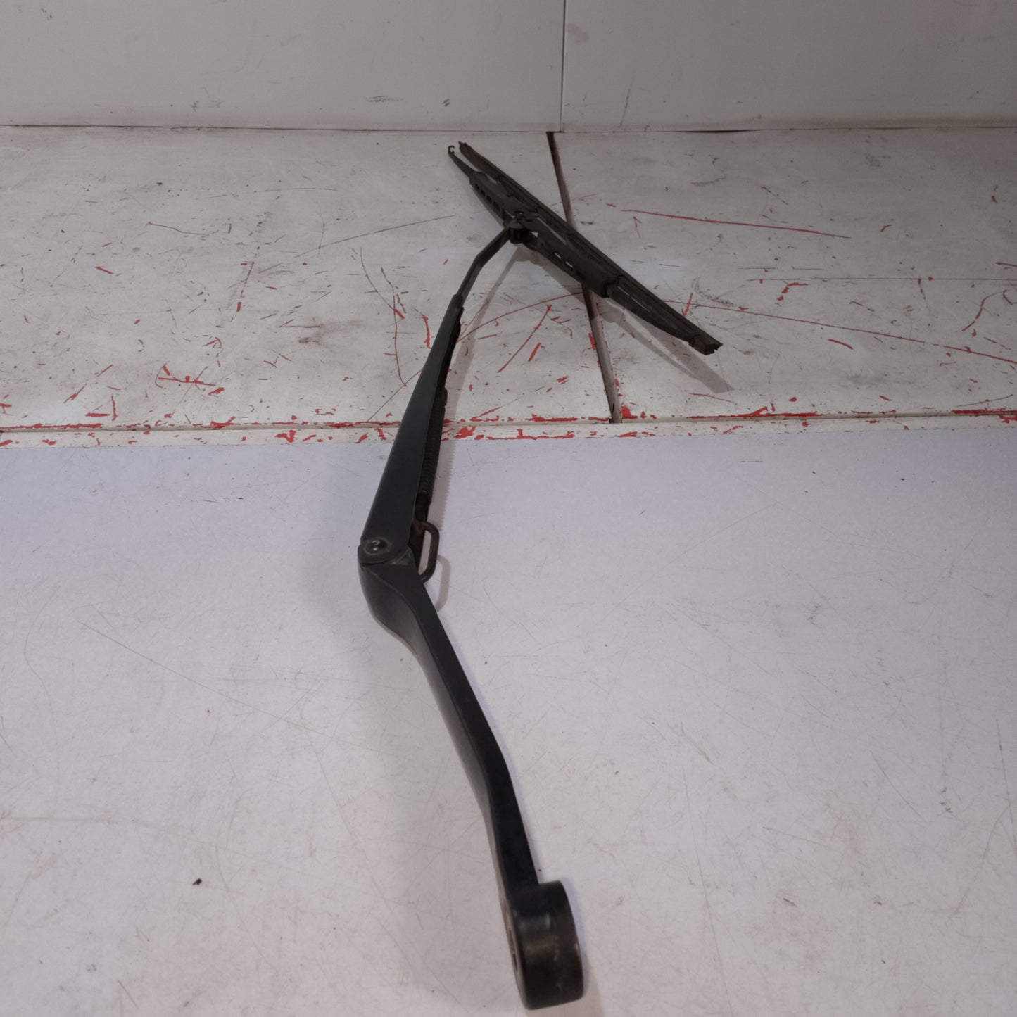 Wiper Arm | Driver Side | Escape 2.0