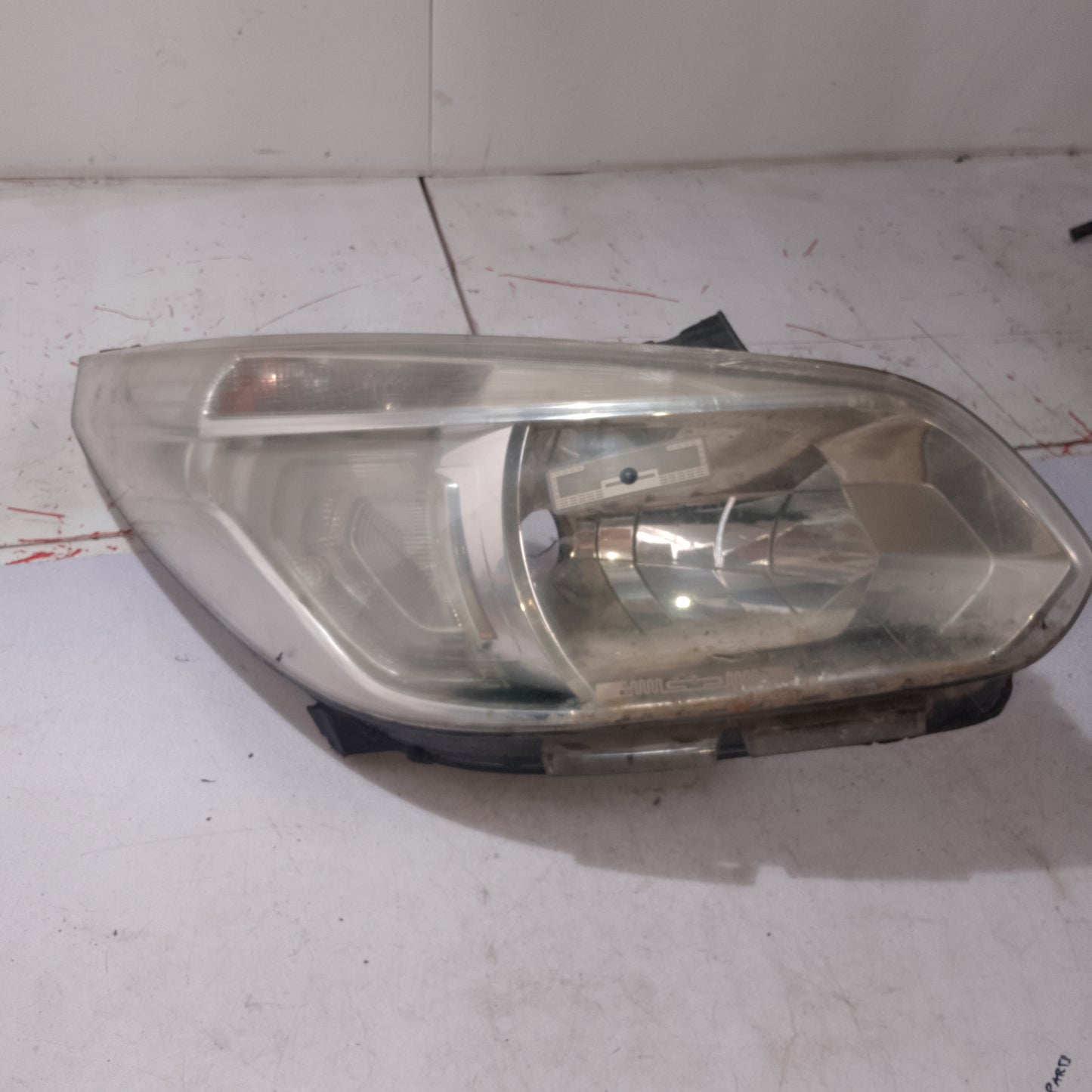 Head Light | Passenger Side | Chevrolet Spin