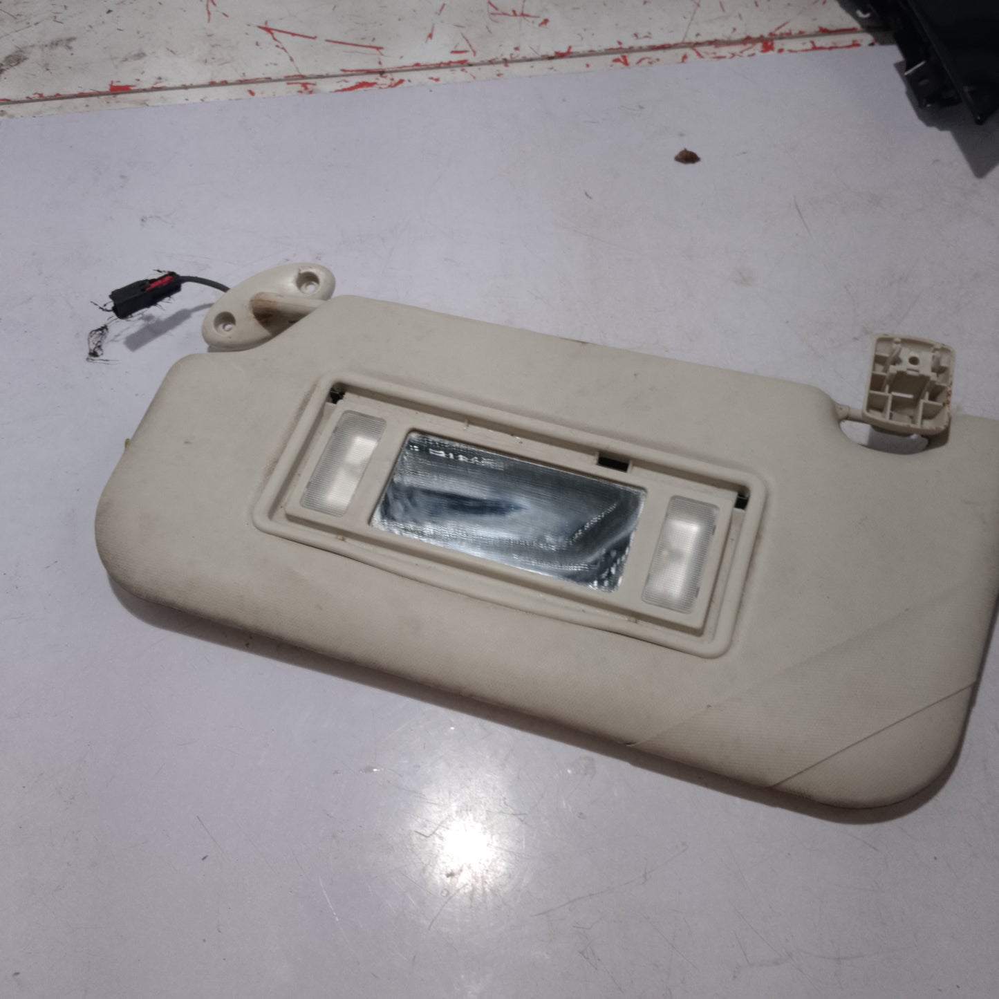 Sun Visor | Driver Side | Ford Focus 2.0 Red