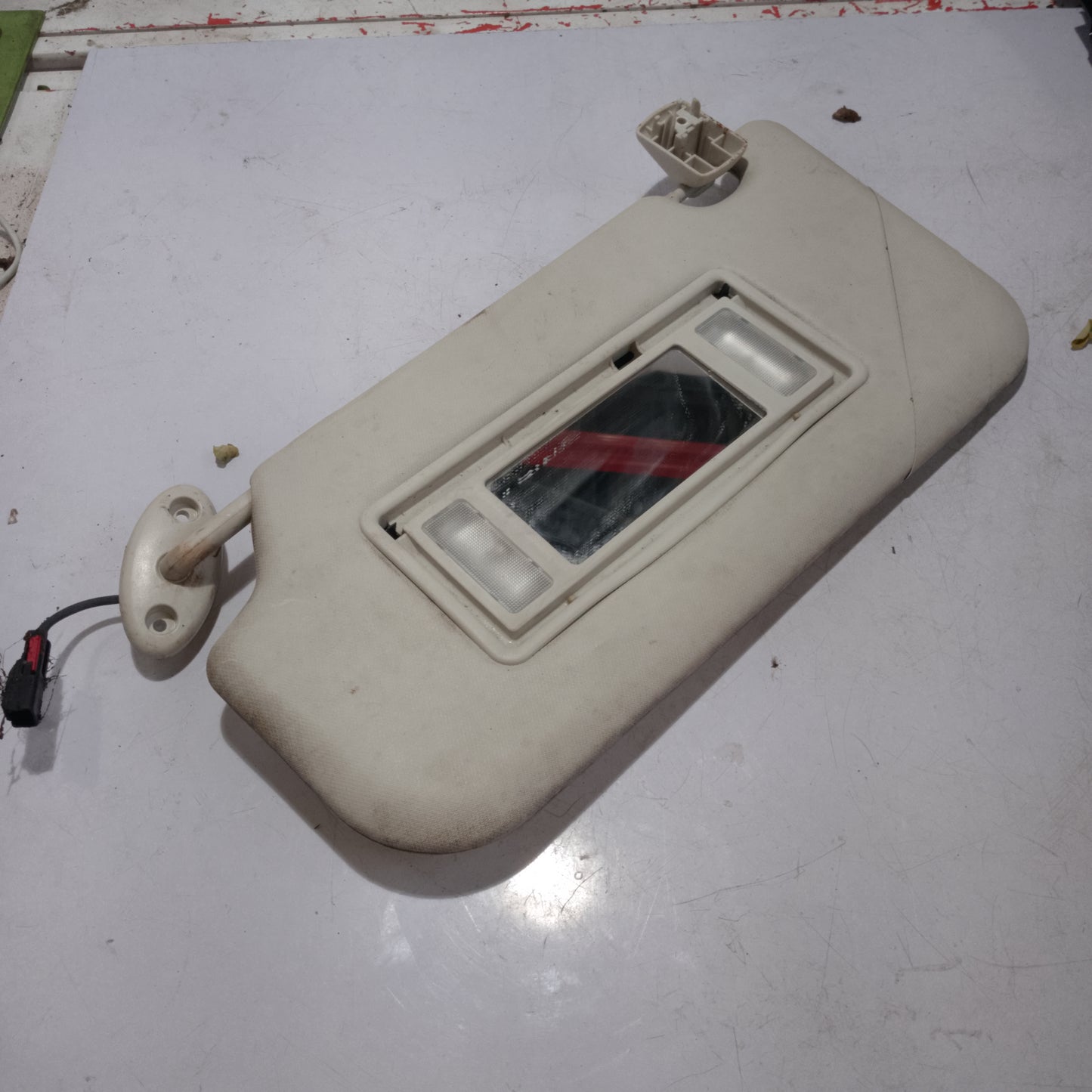 Sun Visor | Driver Side | Ford Focus 2.0 Red
