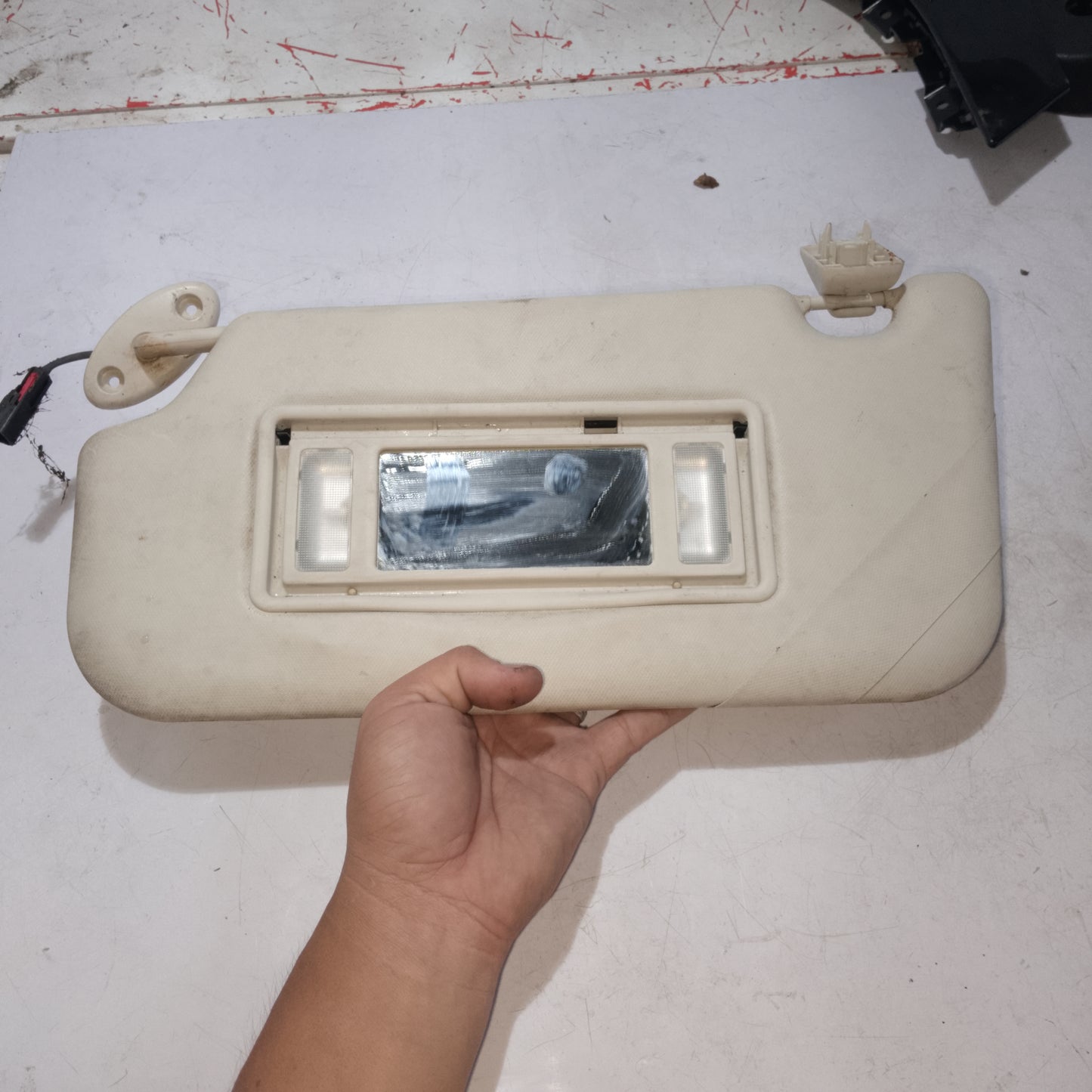 Sun Visor | Driver Side | Ford Focus 2.0 Red