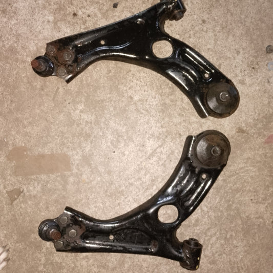Front Lower Arm Left And Right | Chevrolet Spin