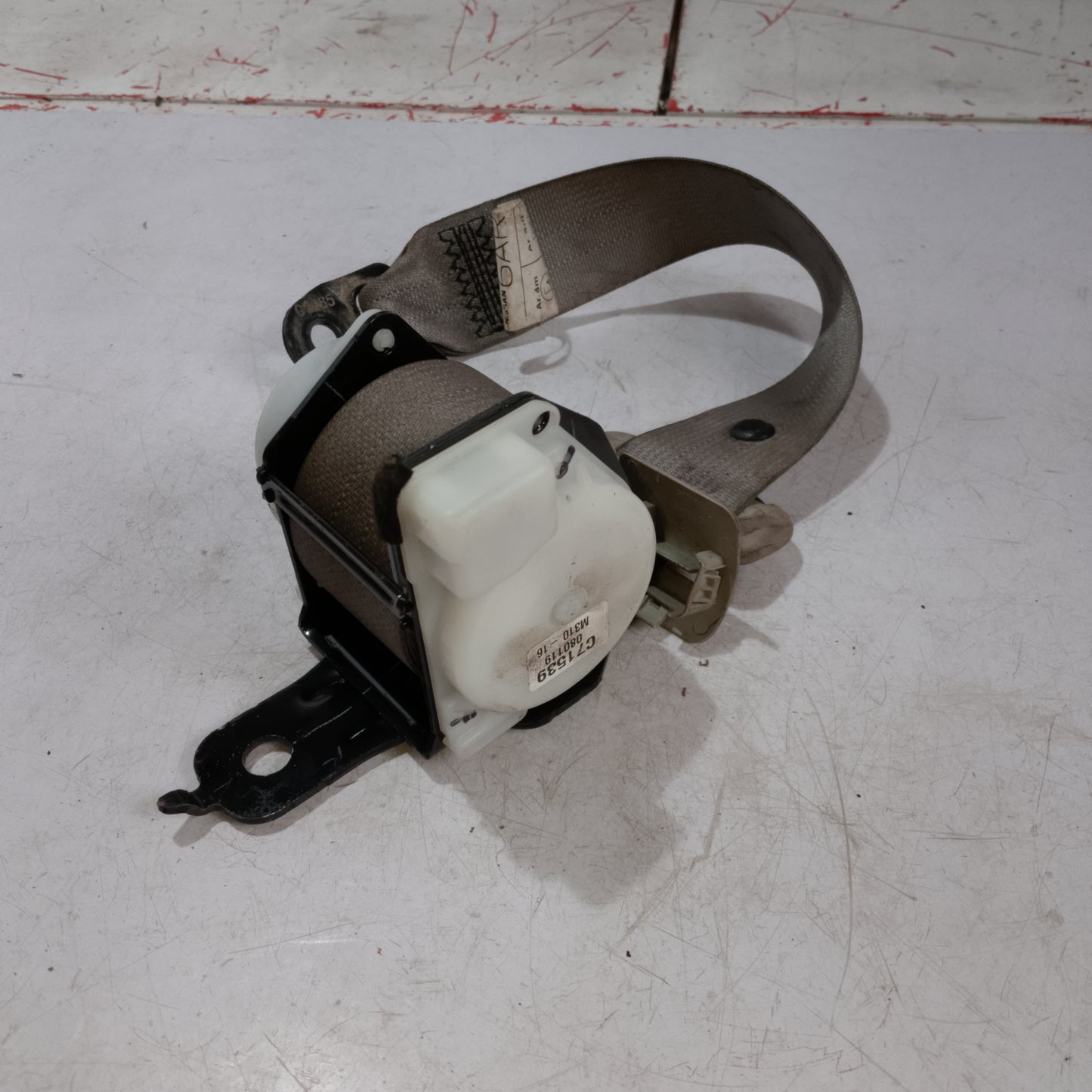 Seat Belt Front Passenger Side | Nissan Almera