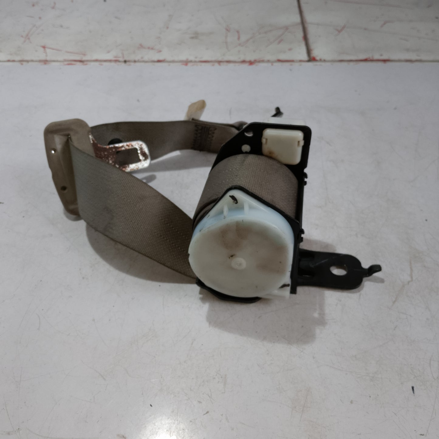 Seat Belt | Rear Driver Side | Nissan Almera