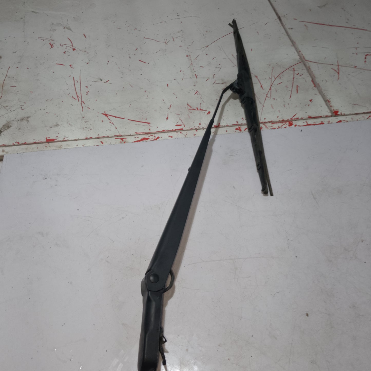 Wiper Arm | Driver Side | Explorer