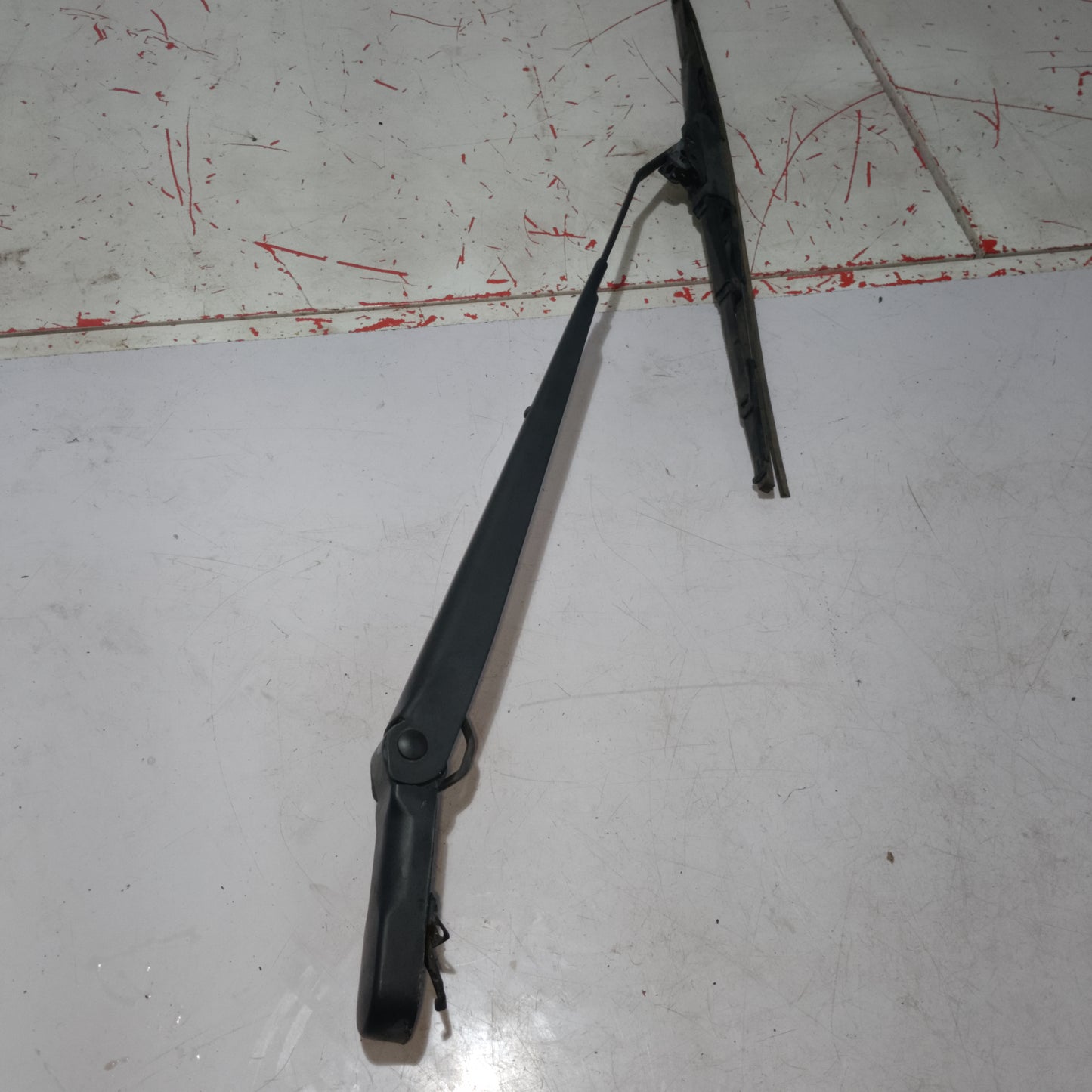 Wiper Arm | Driver Side | Explorer